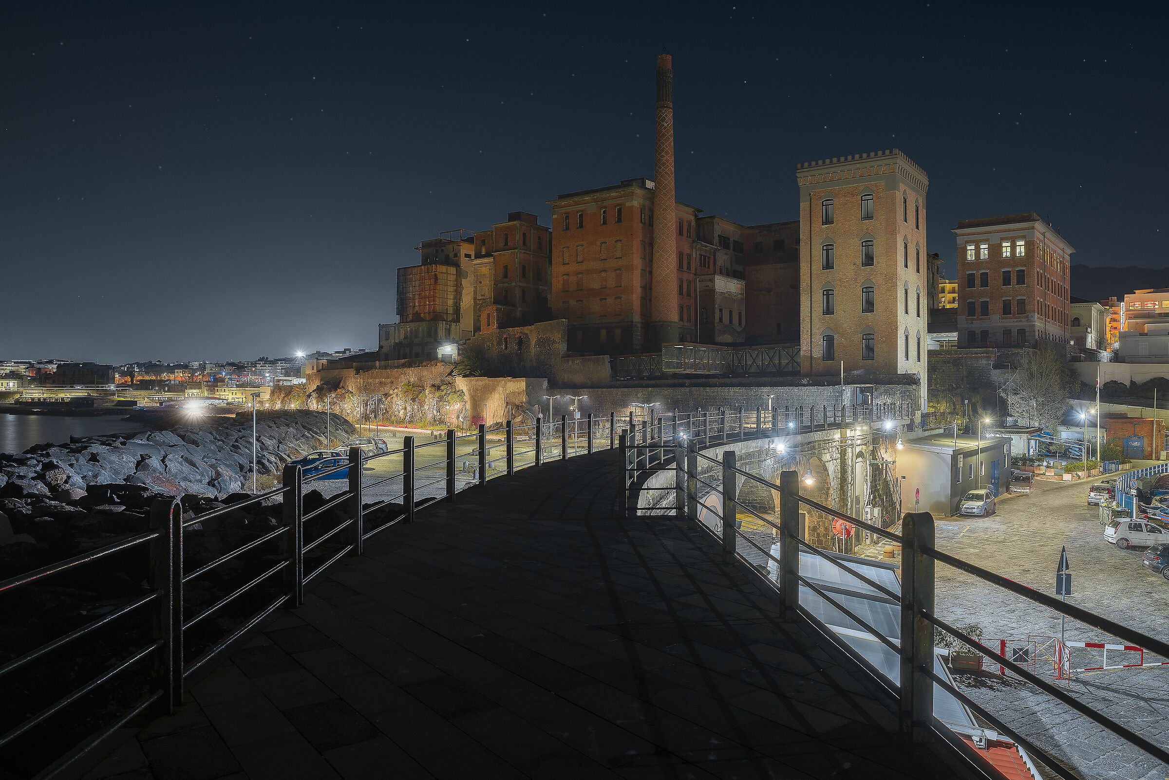 Torre del Greco - Una vista del porto con i Molini Meri