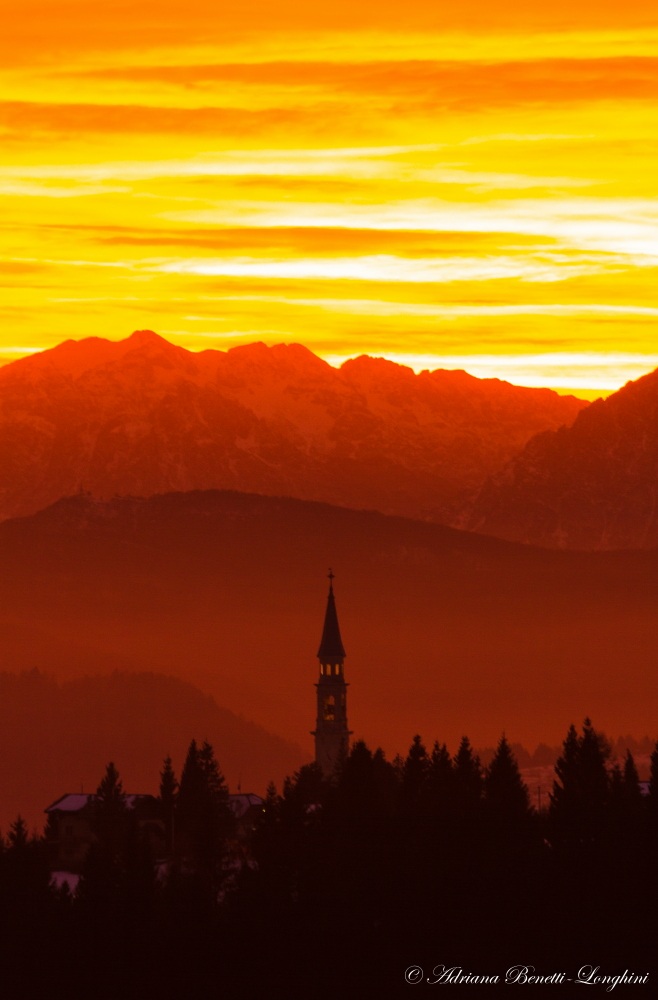 chiesa campanile tramonto