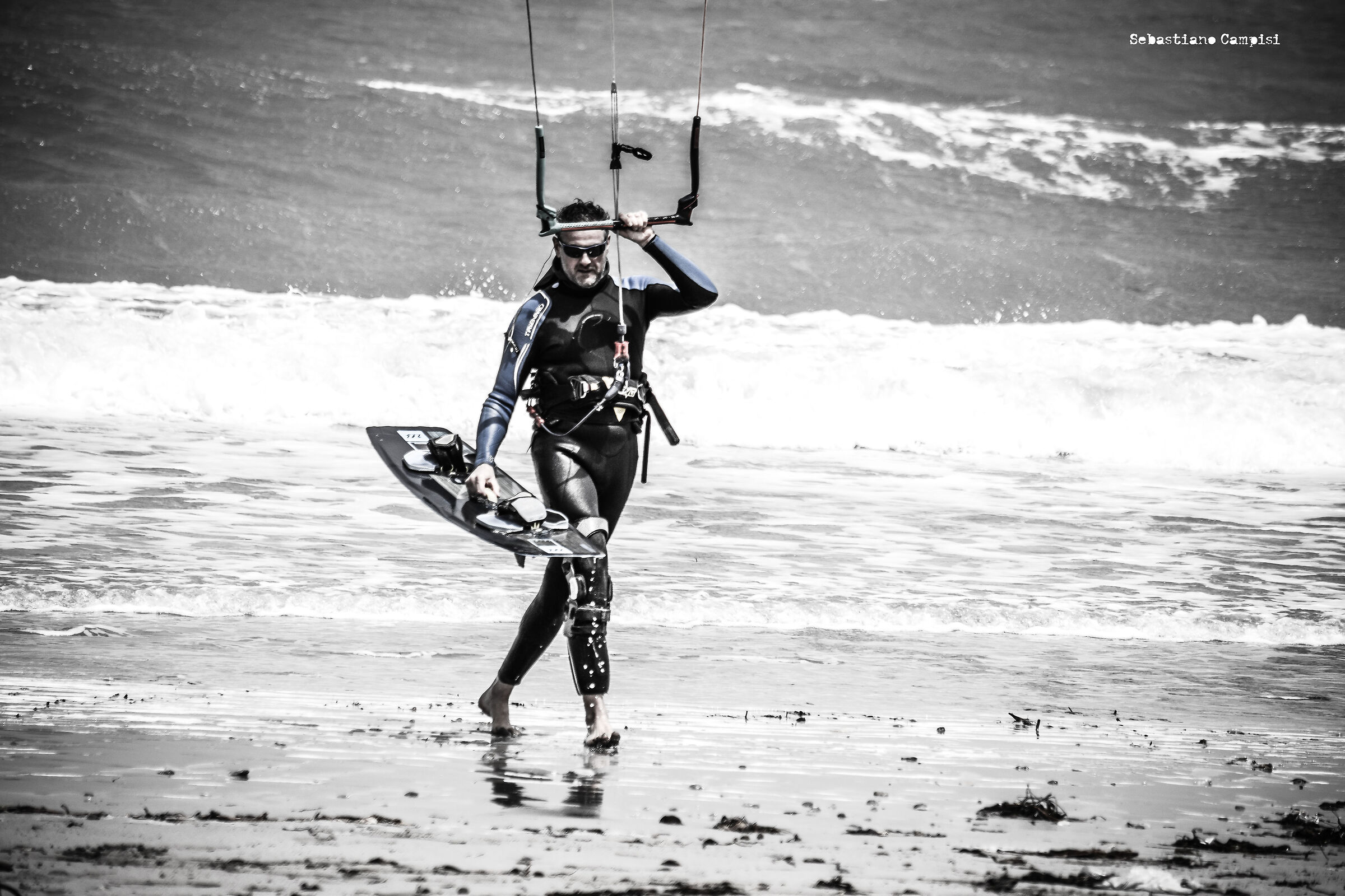 Kitesurfing