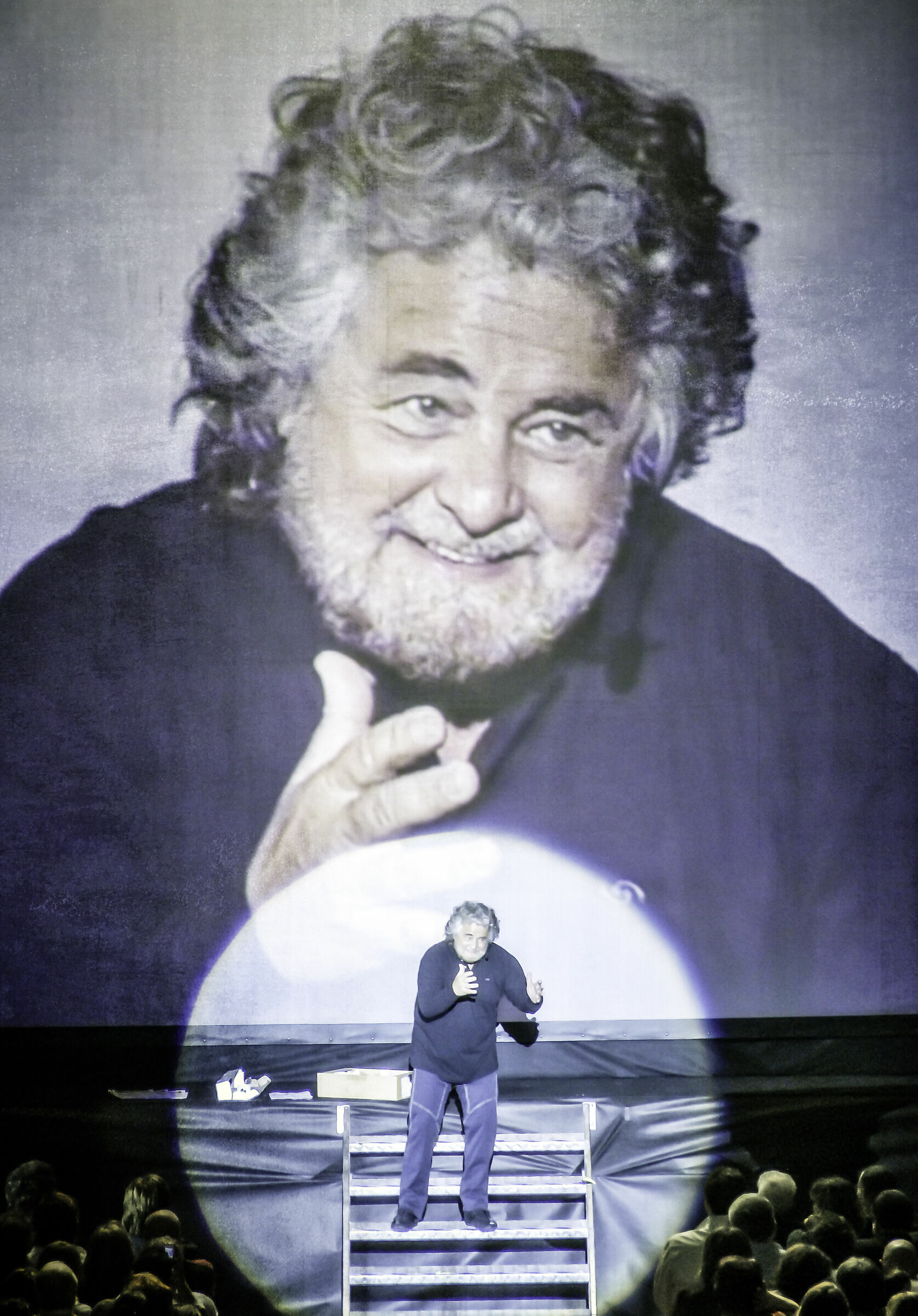 Impolitical comedian