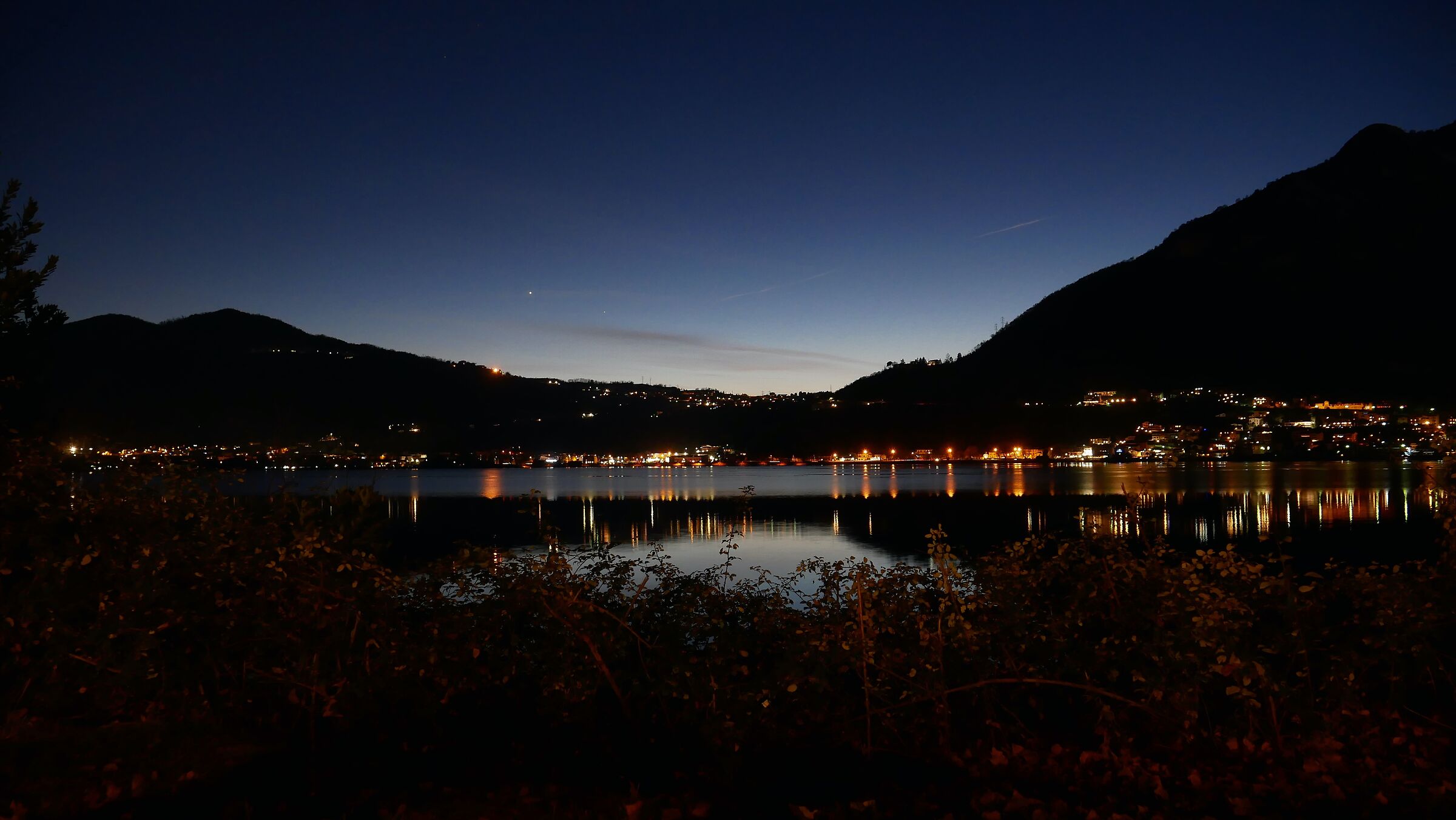 Lago di Garlate, notturno