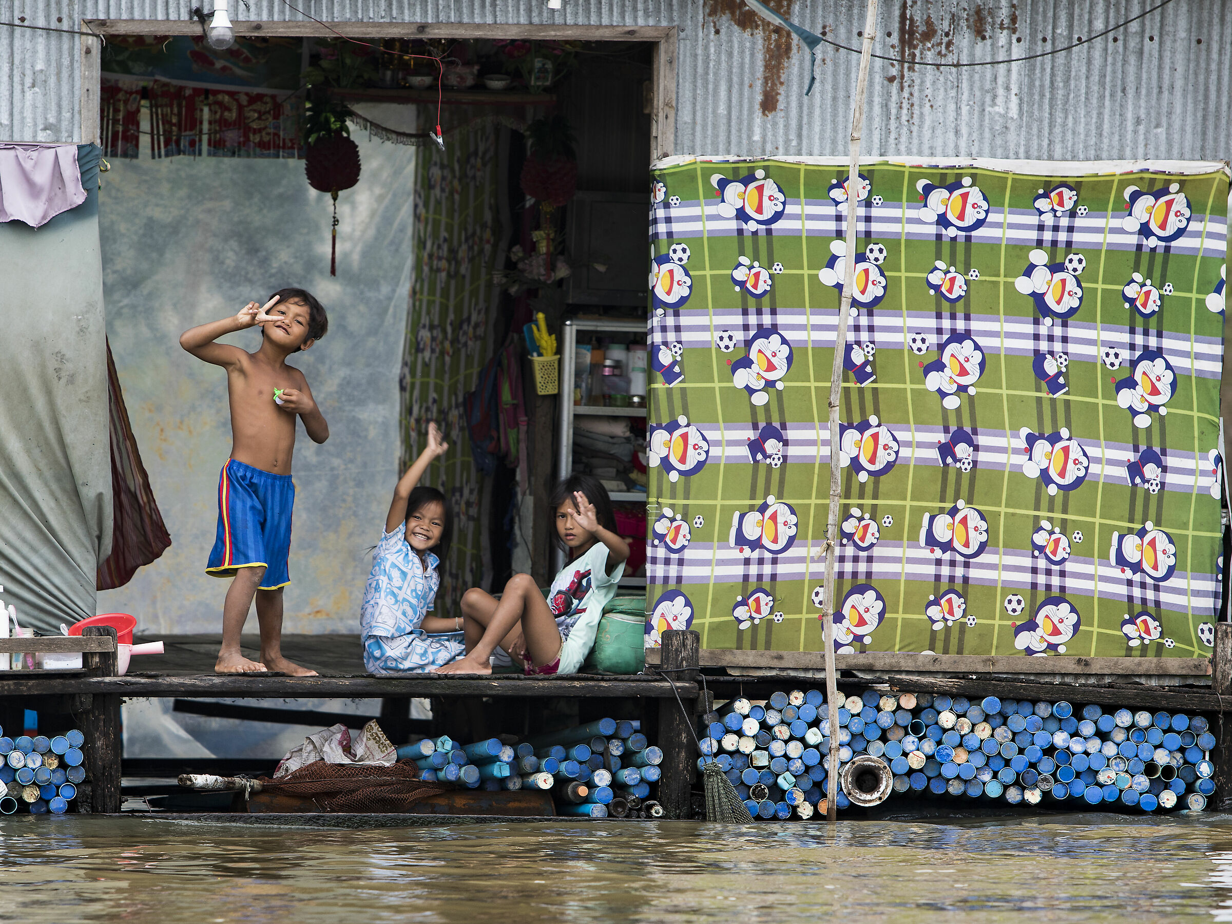 floating village children