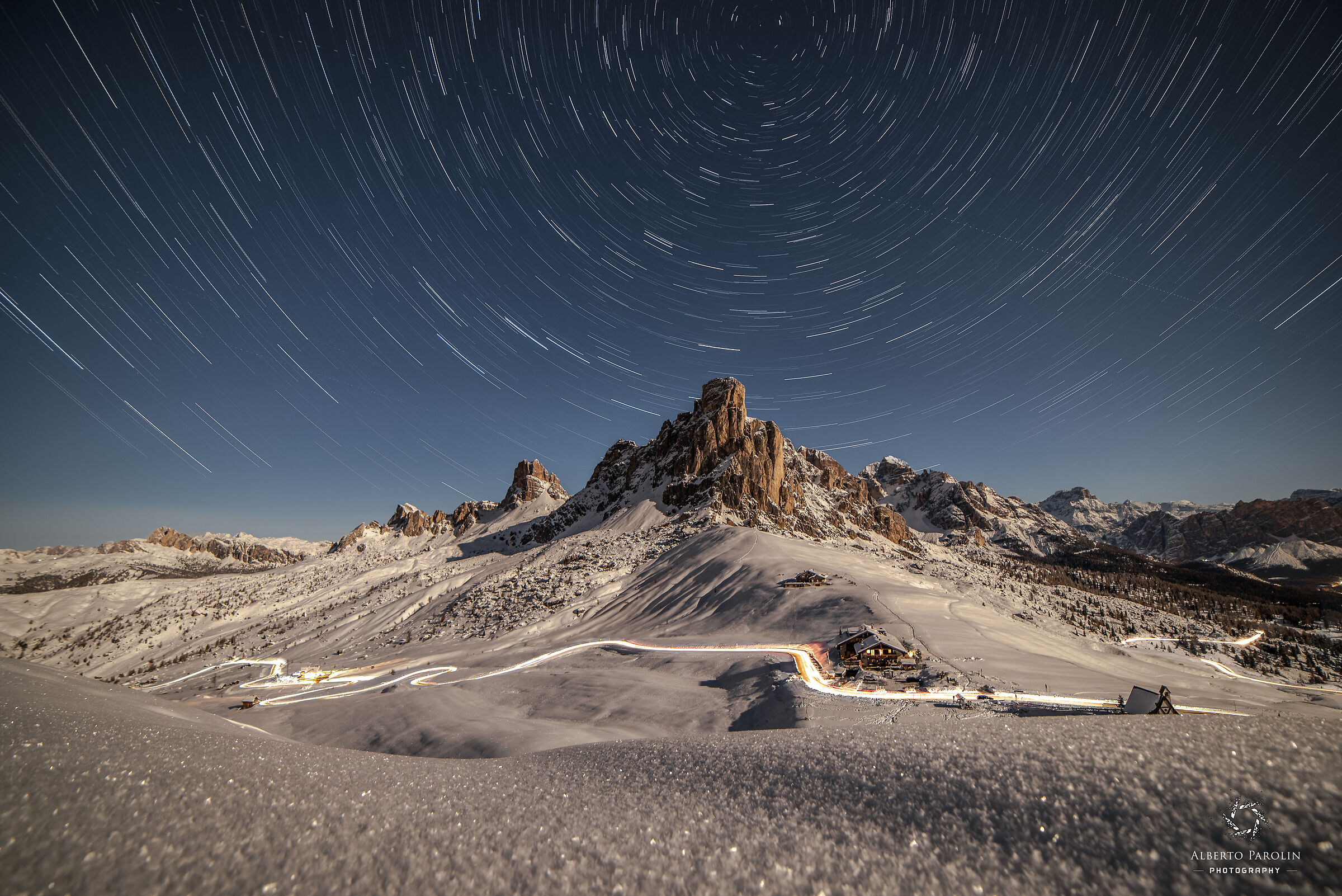 Startrail a Passo Giau