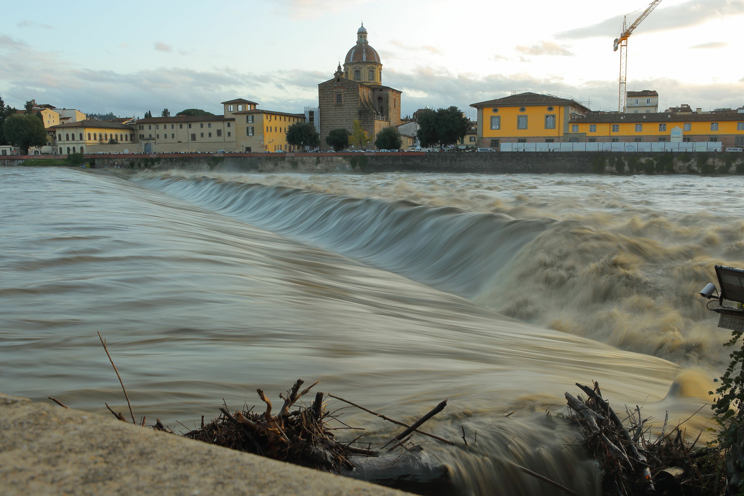 Arno River in full