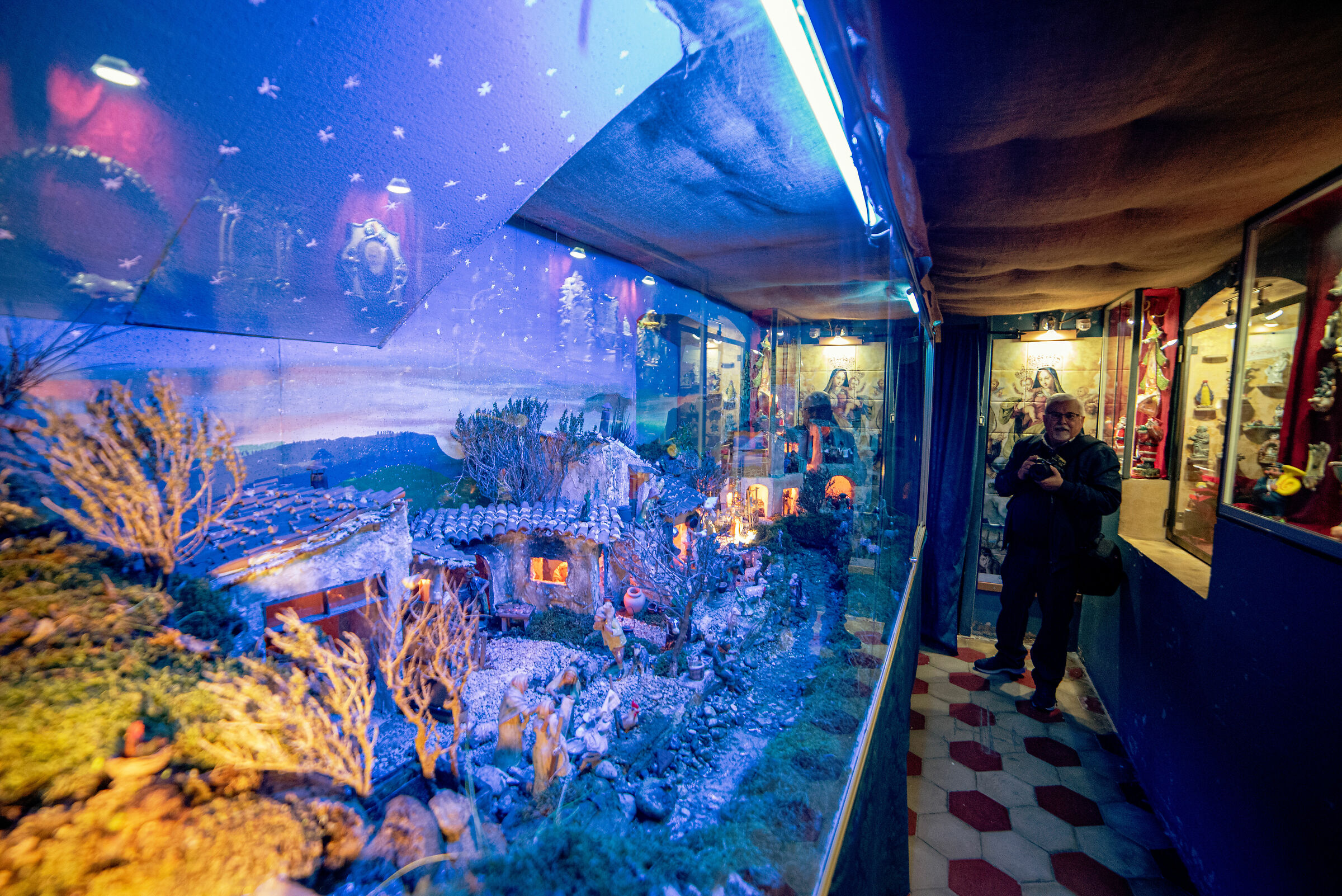 Little space, lots of mirrors but in nice company.