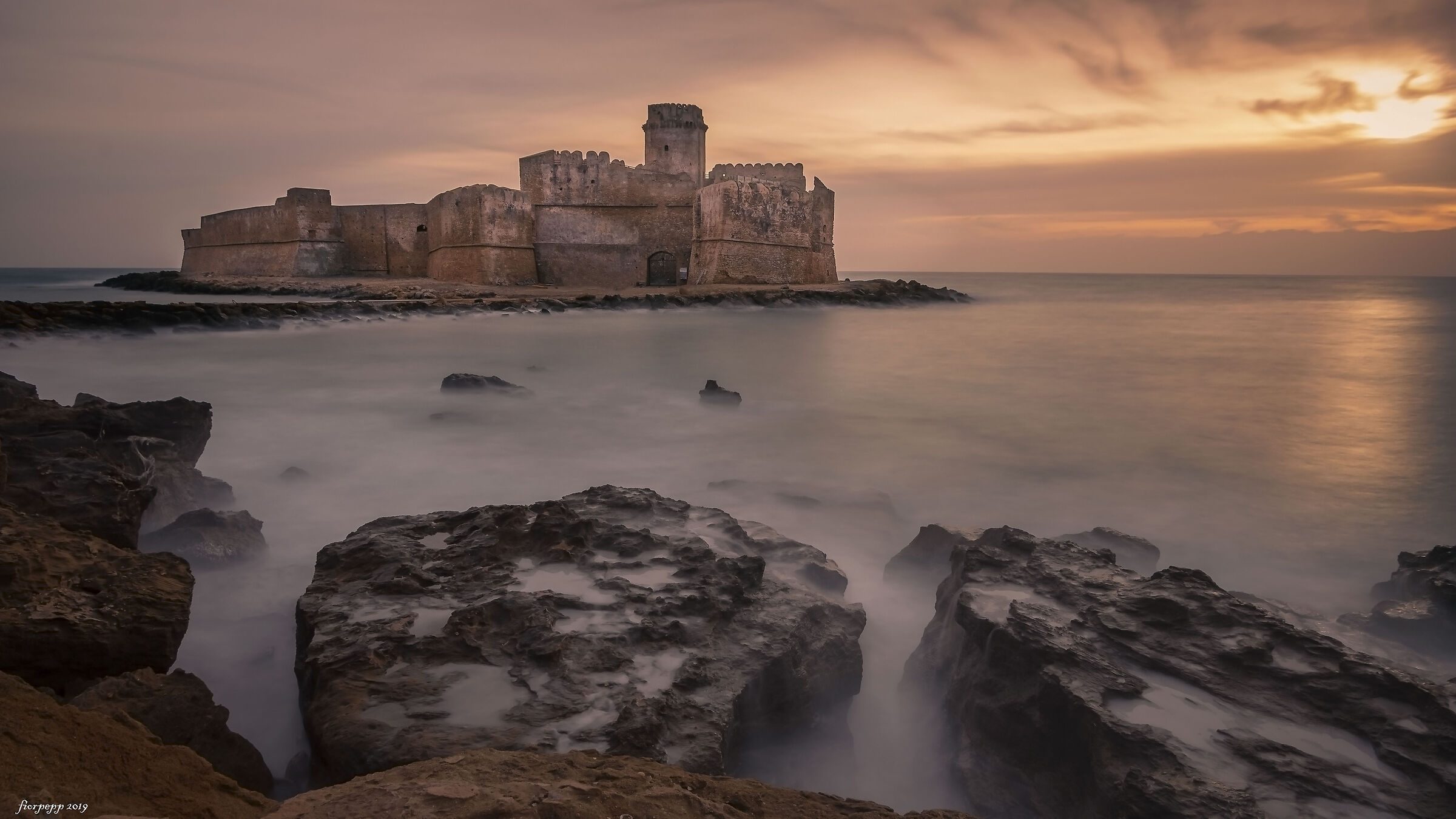 Aragonese Castle at Le Castella KR