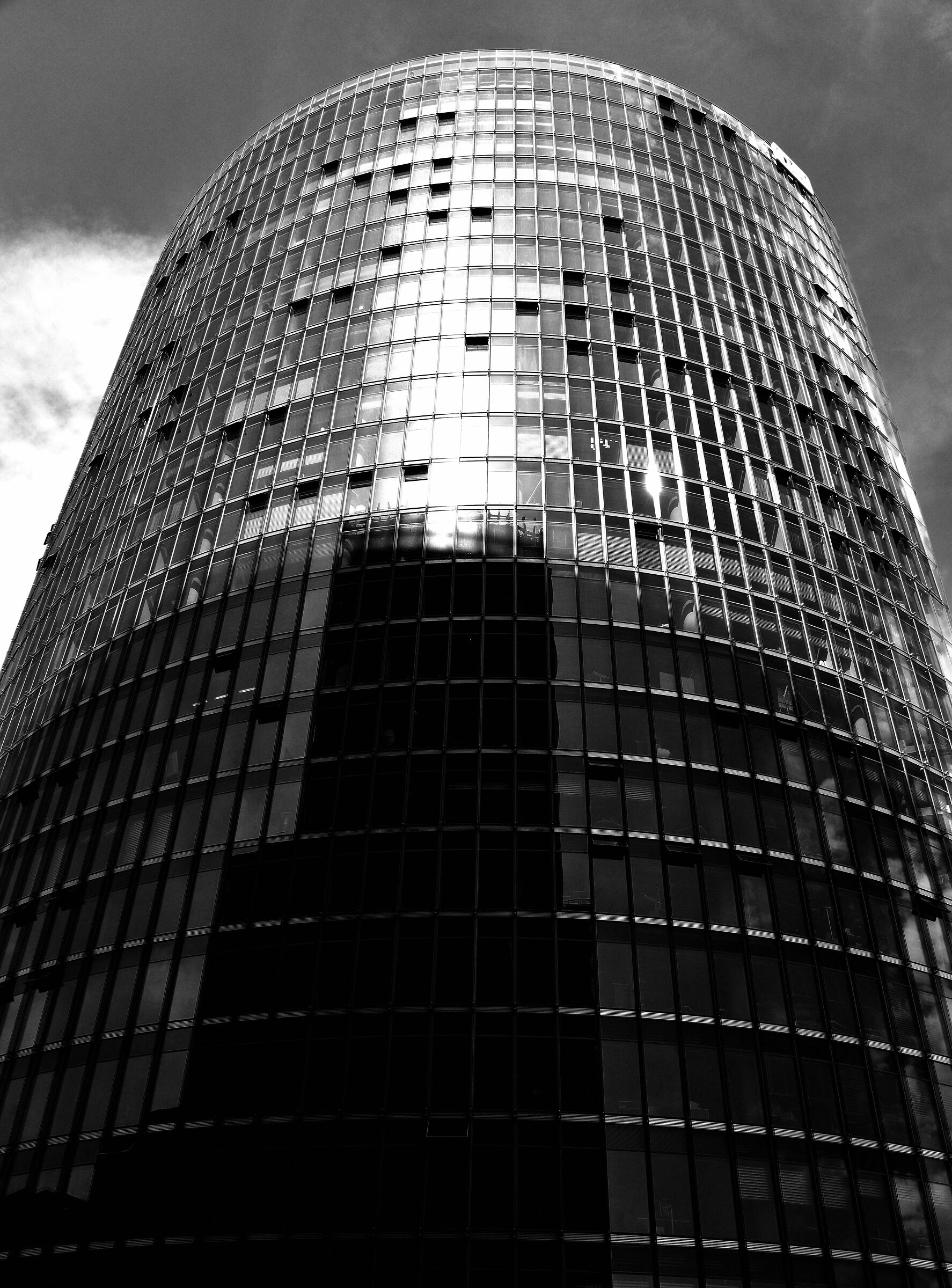 Symmetrical modularity