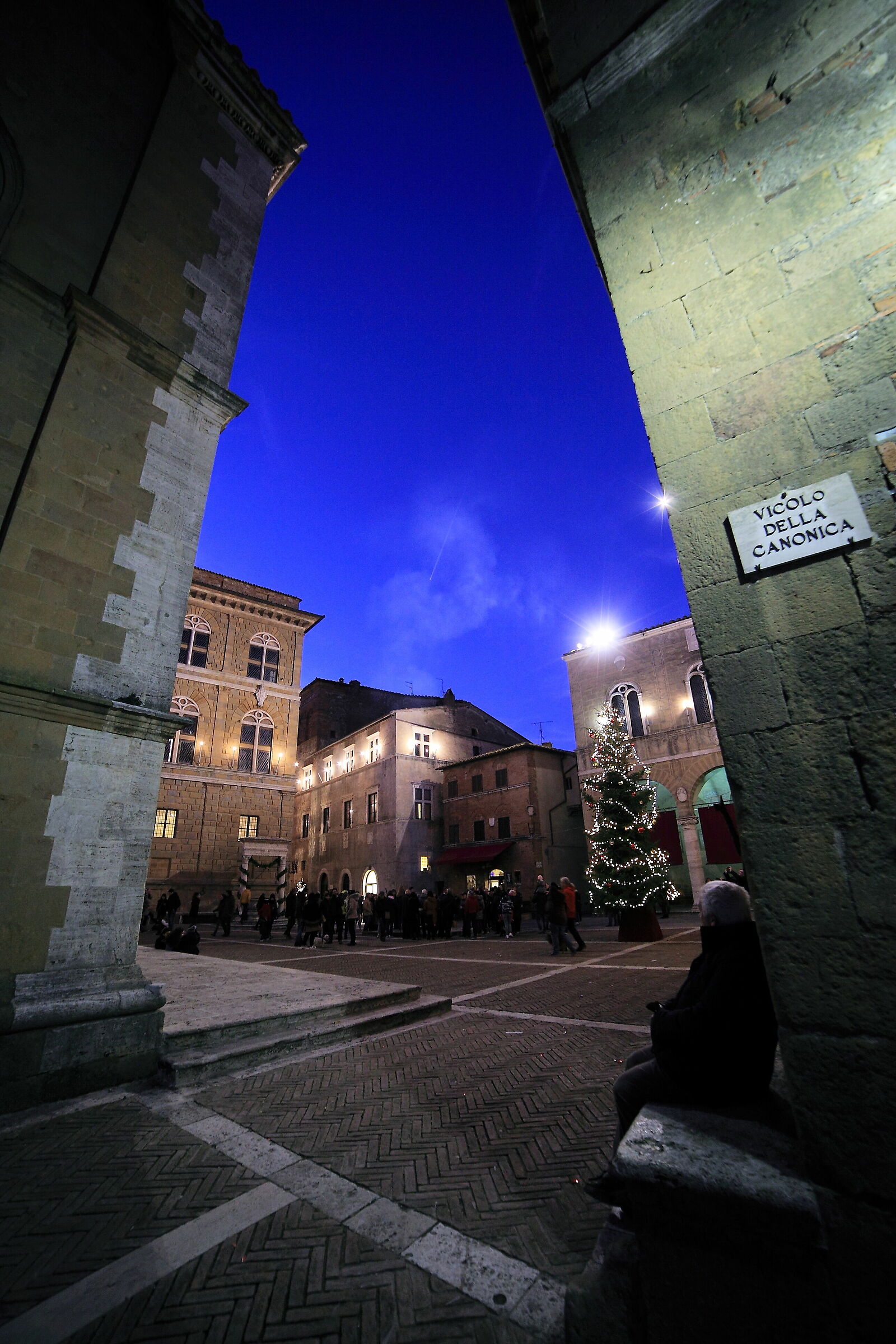 Auguri a tutti i Yuzini vicini e lontani