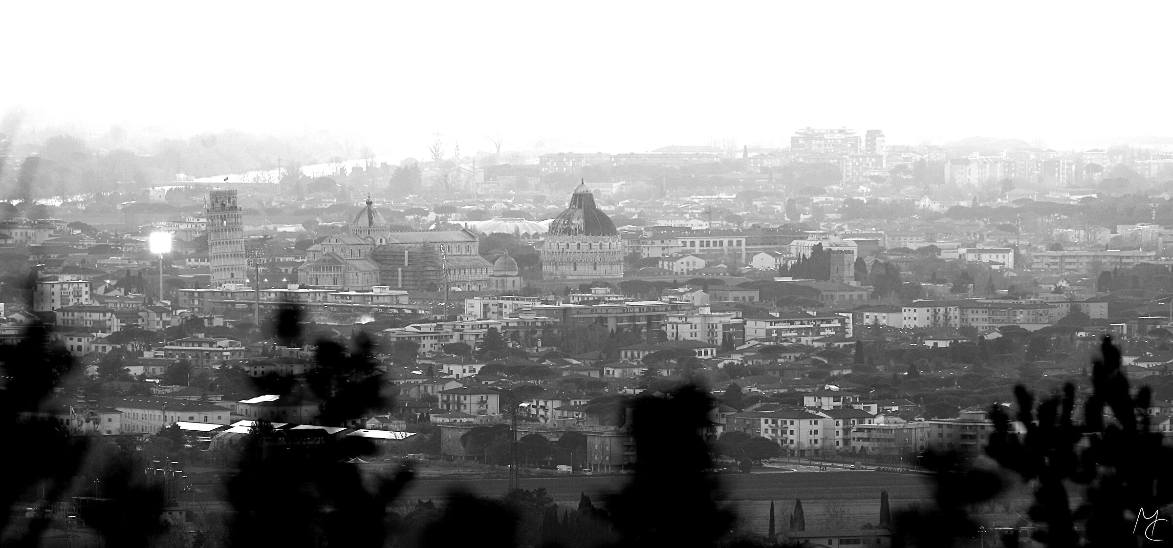 Piazza dei miracoli (dall'alto e da lontano)