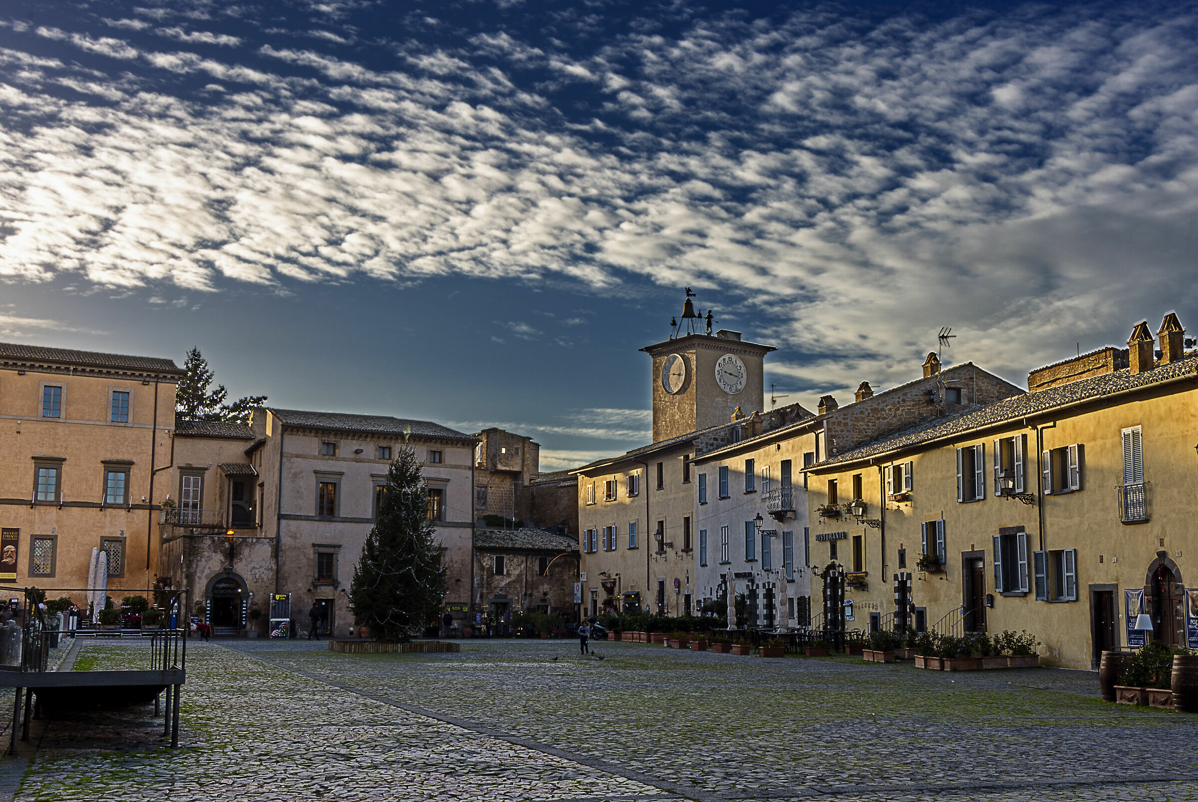 piazza accanto duomo di orvieto