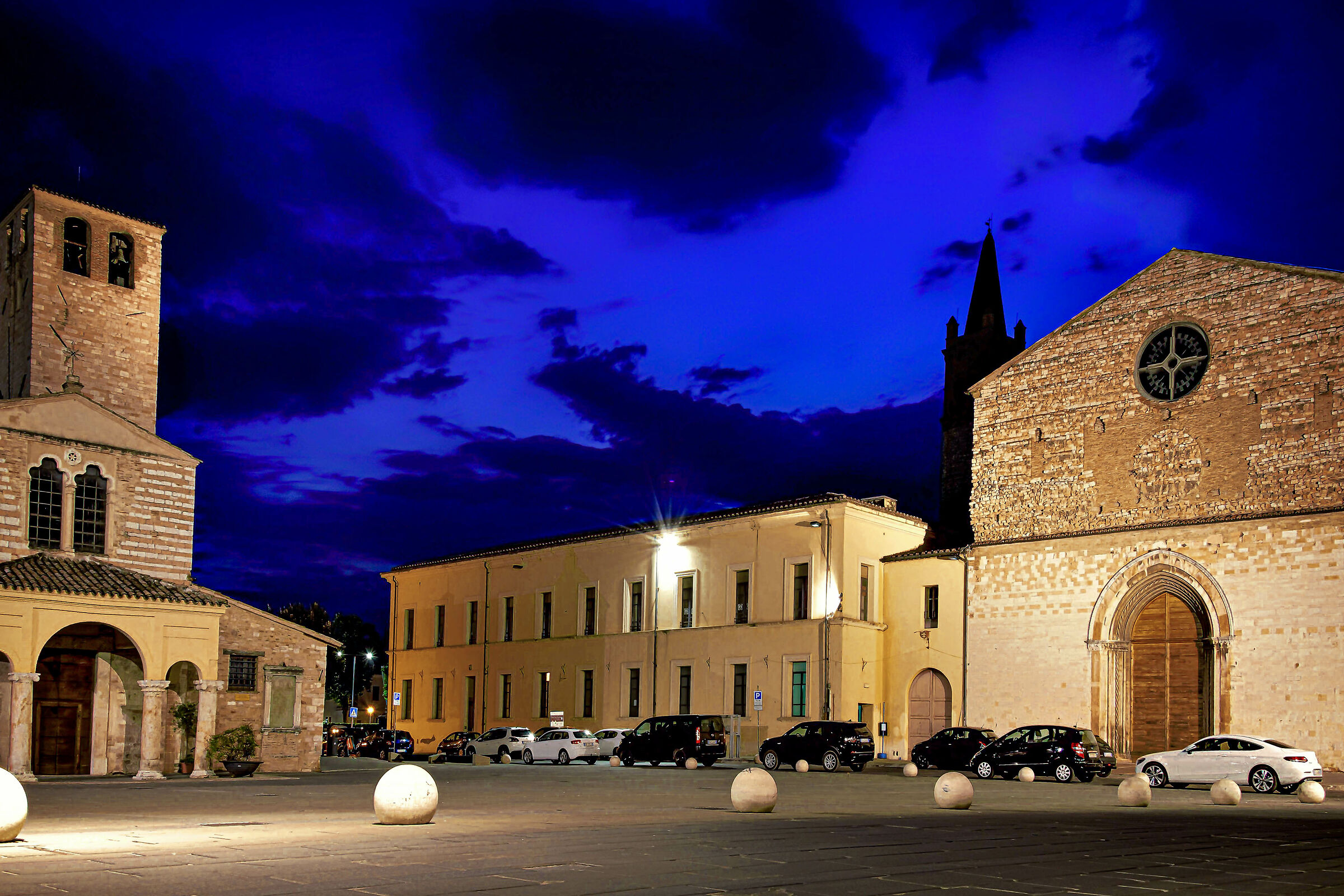 Foligno piazza San Domenico