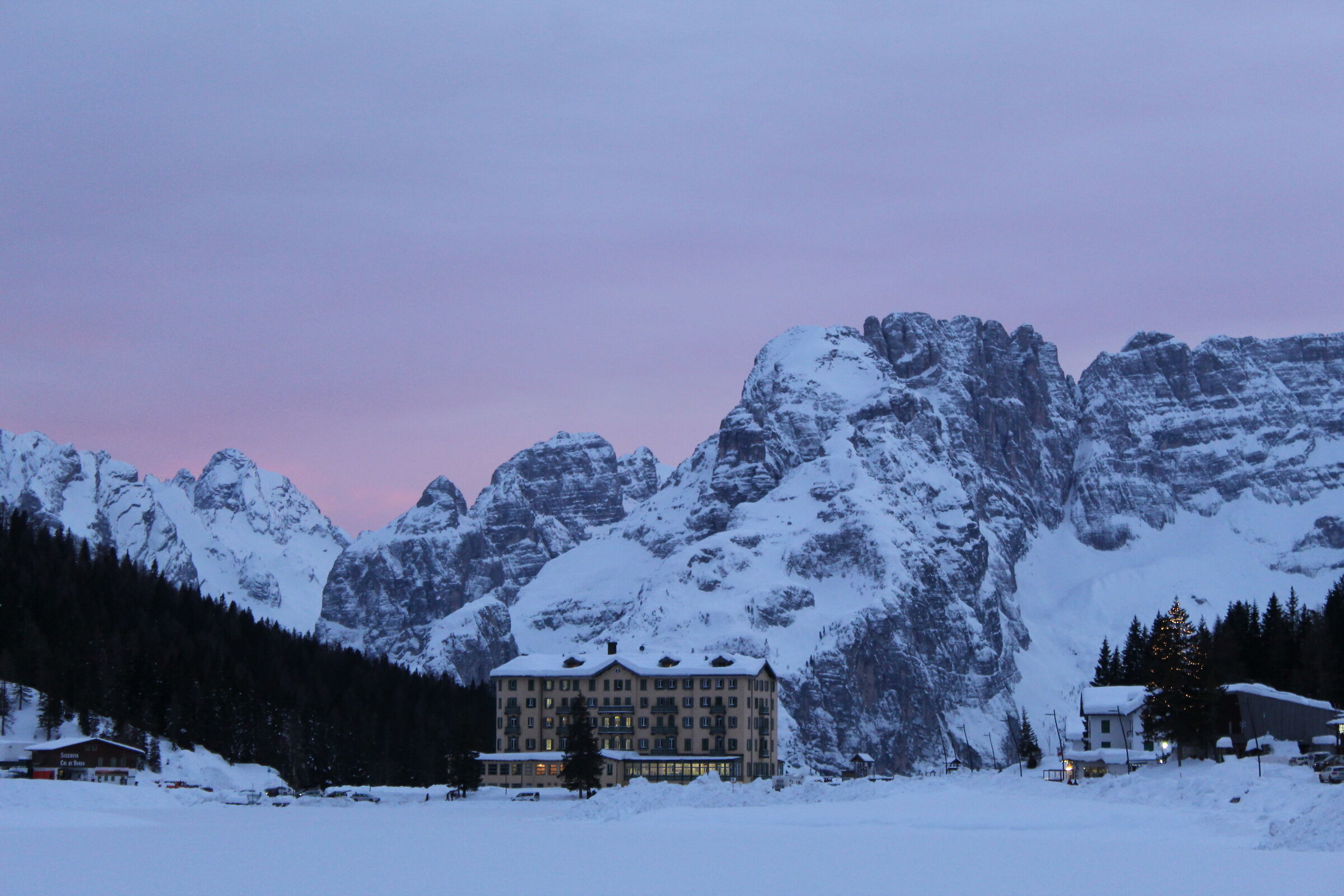 Sul lago ghiacciato - Misurina