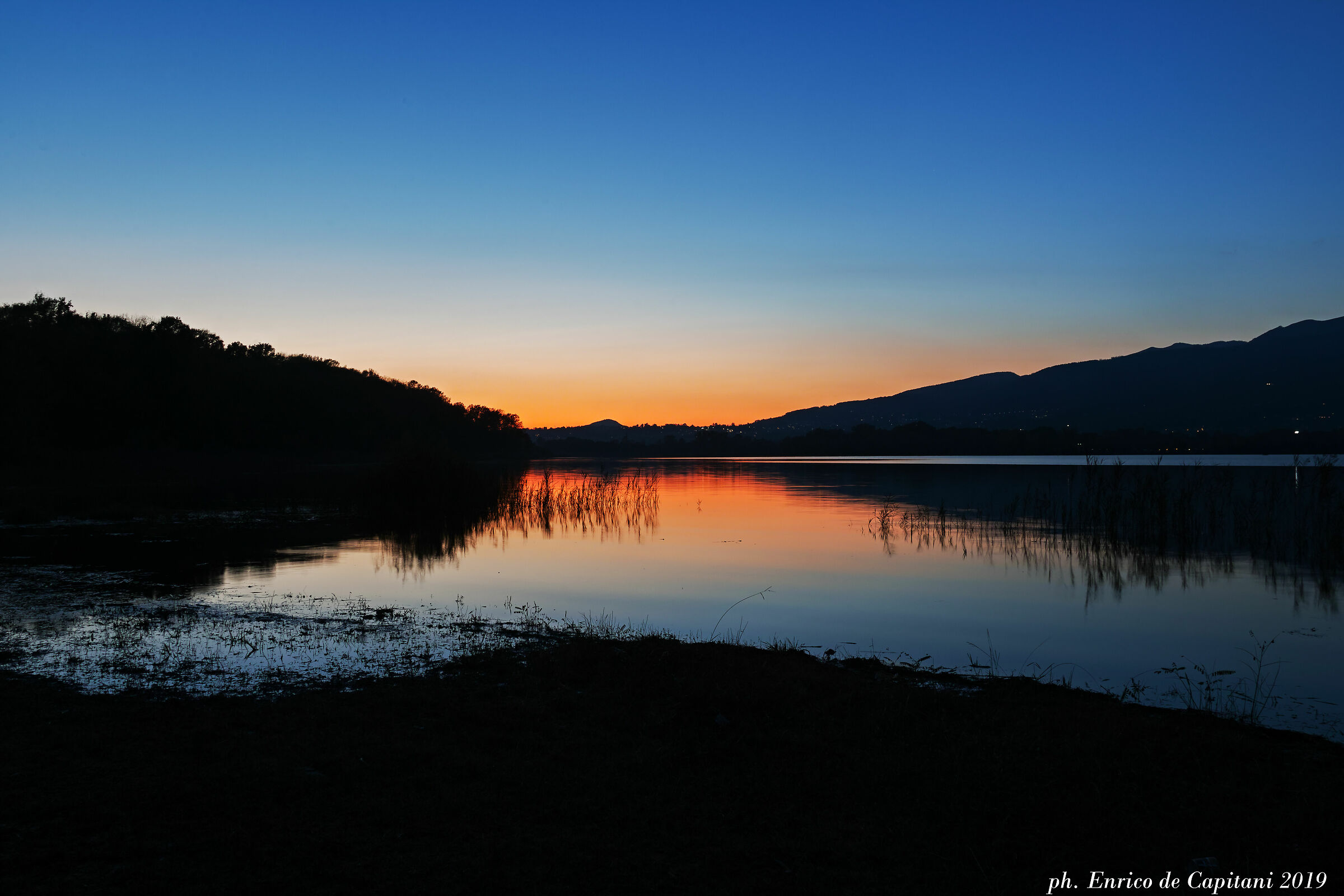 Crepuscolo sul lago di Pusiano