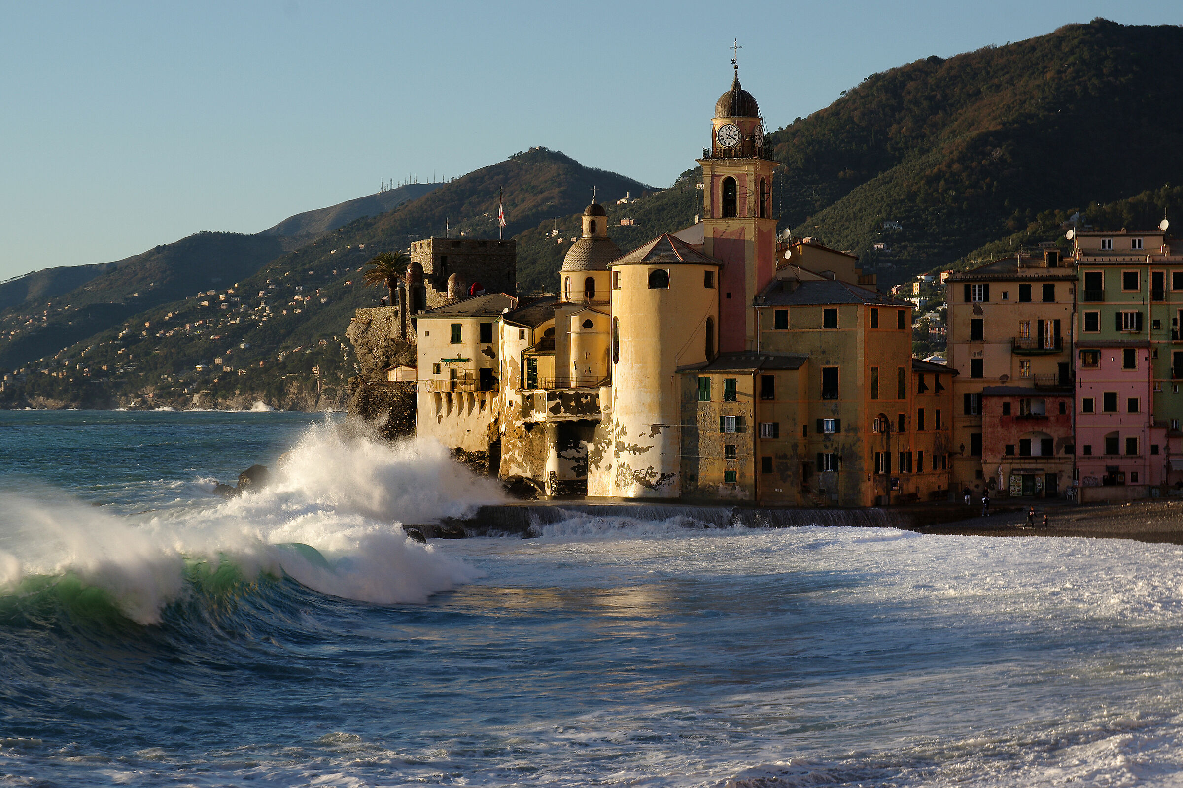 Waves in Camogli