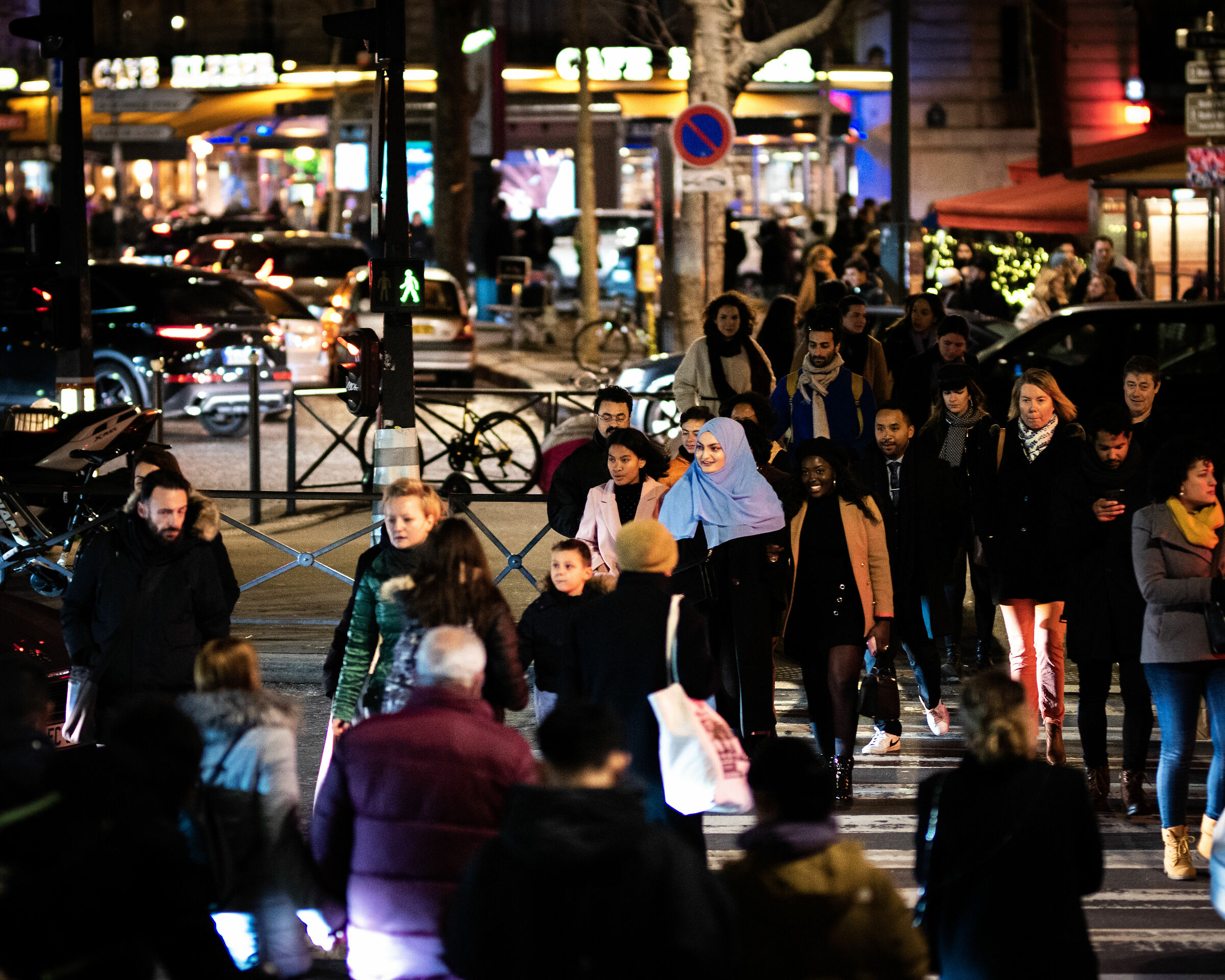 Trocadero, pedestrian crossing