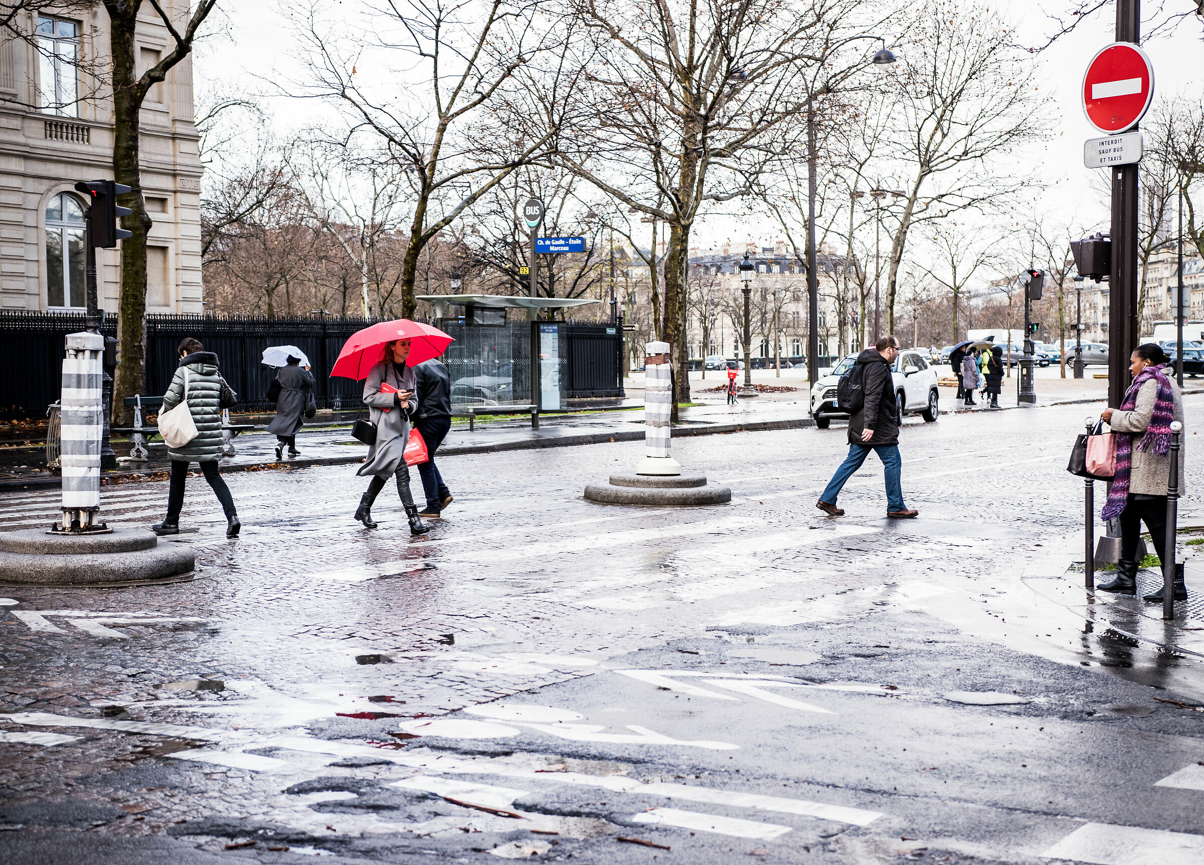 Avenue Marcea, pedestrian crossing
