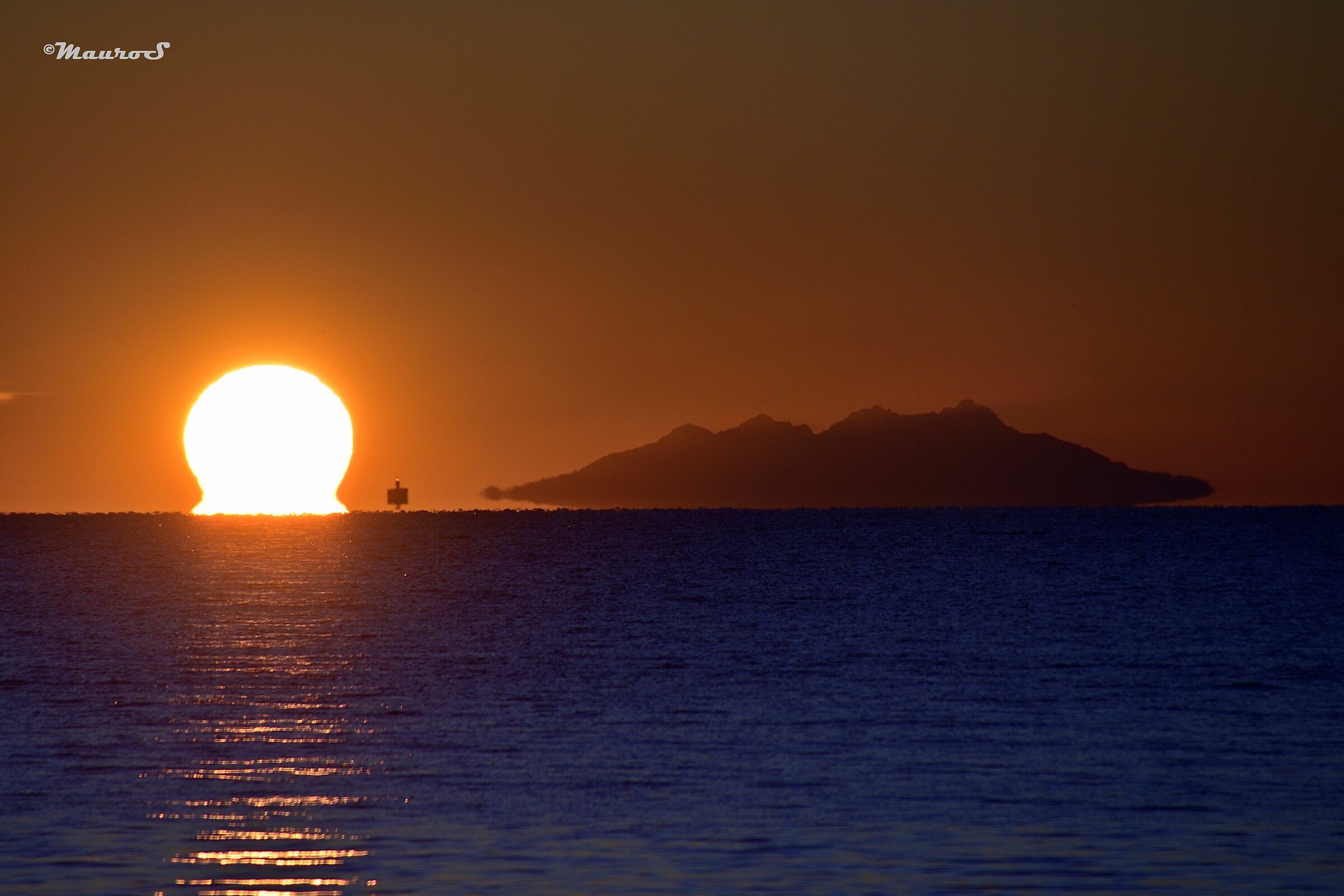 tramonto su Montecristo