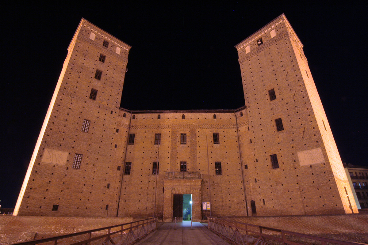 Il castello degli Acaja