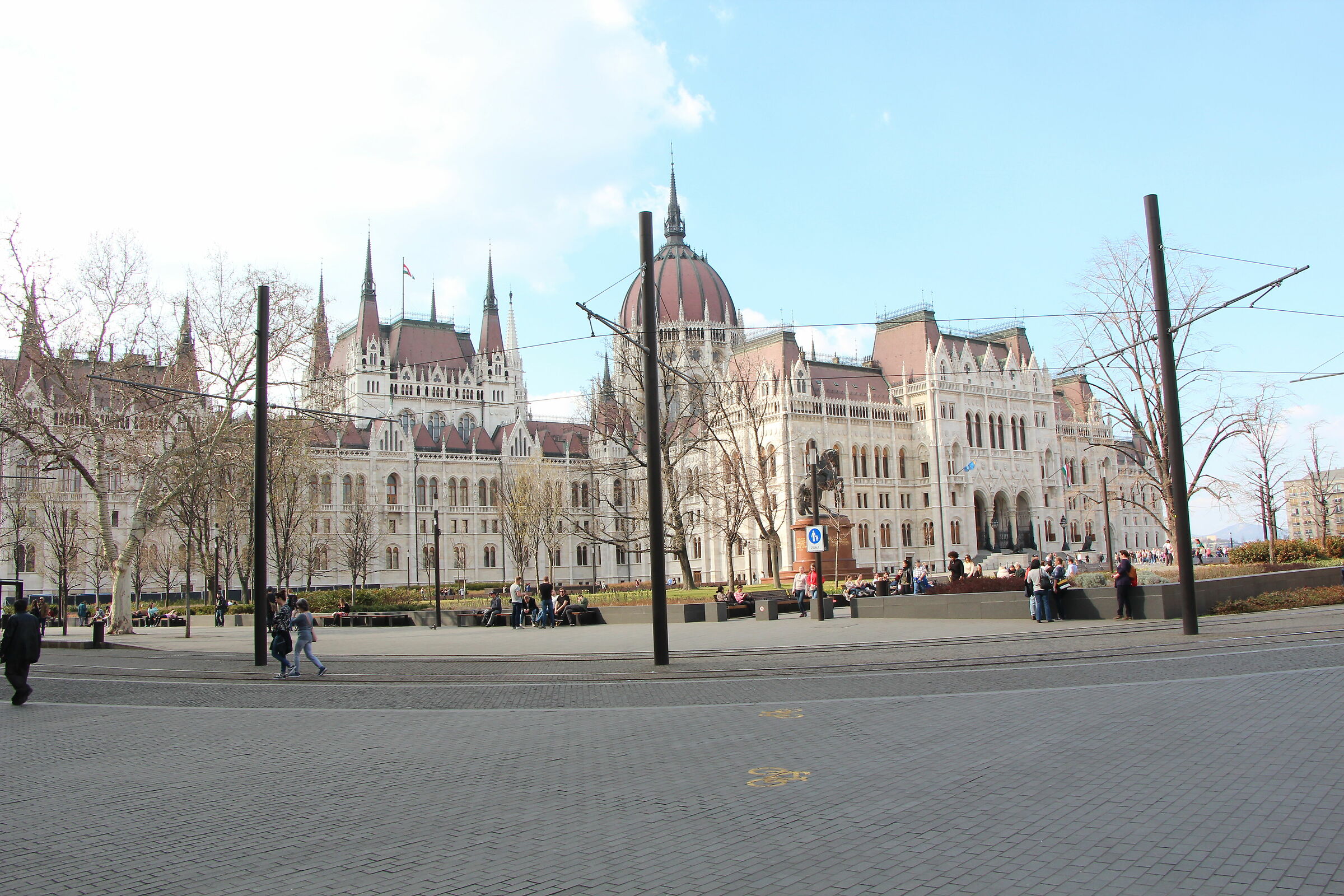 Budapest - piazza del parlamento