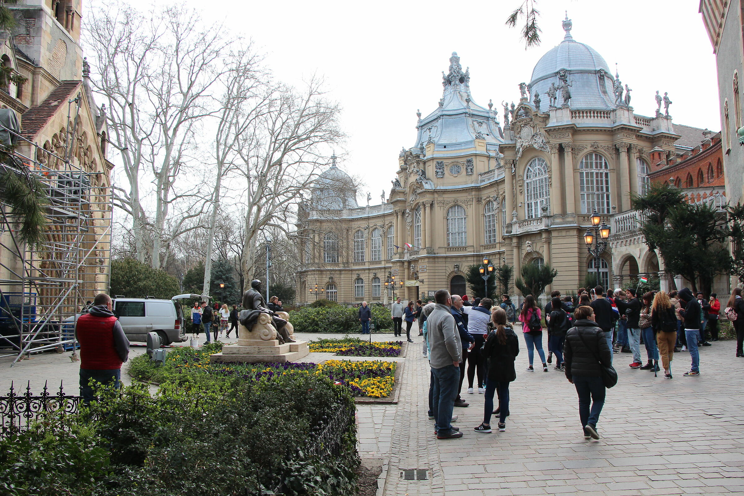 Budapest - interno del Castello Vajdahunyad