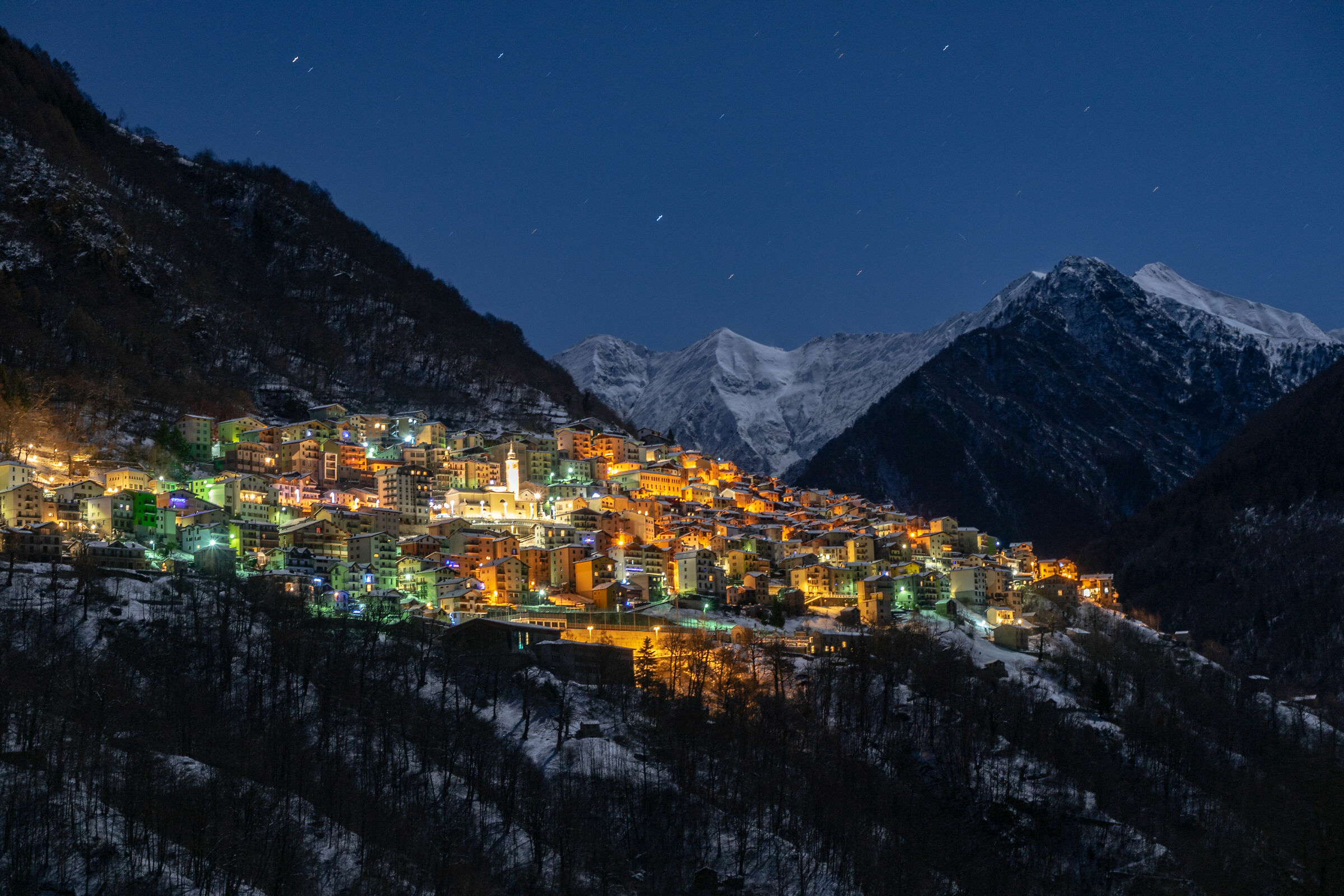 Premana by night