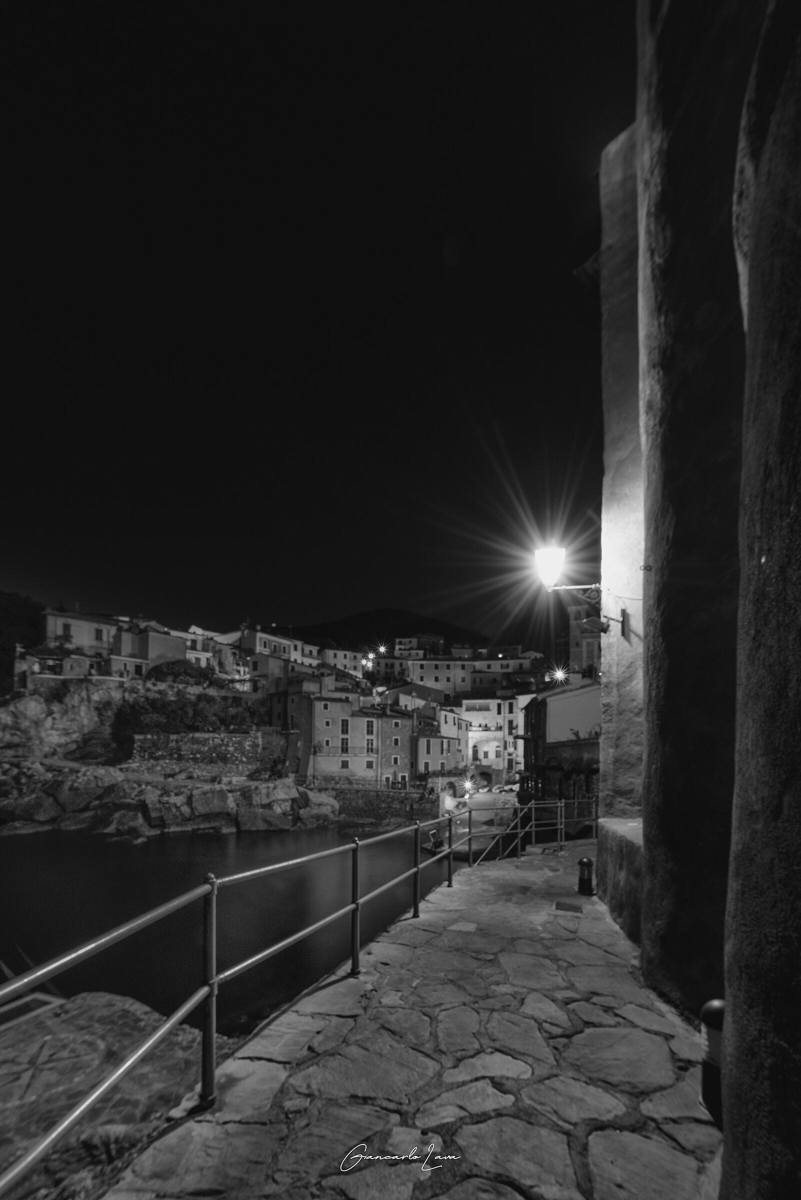 Nel buio della notte  ( Tellaro - Sp. )