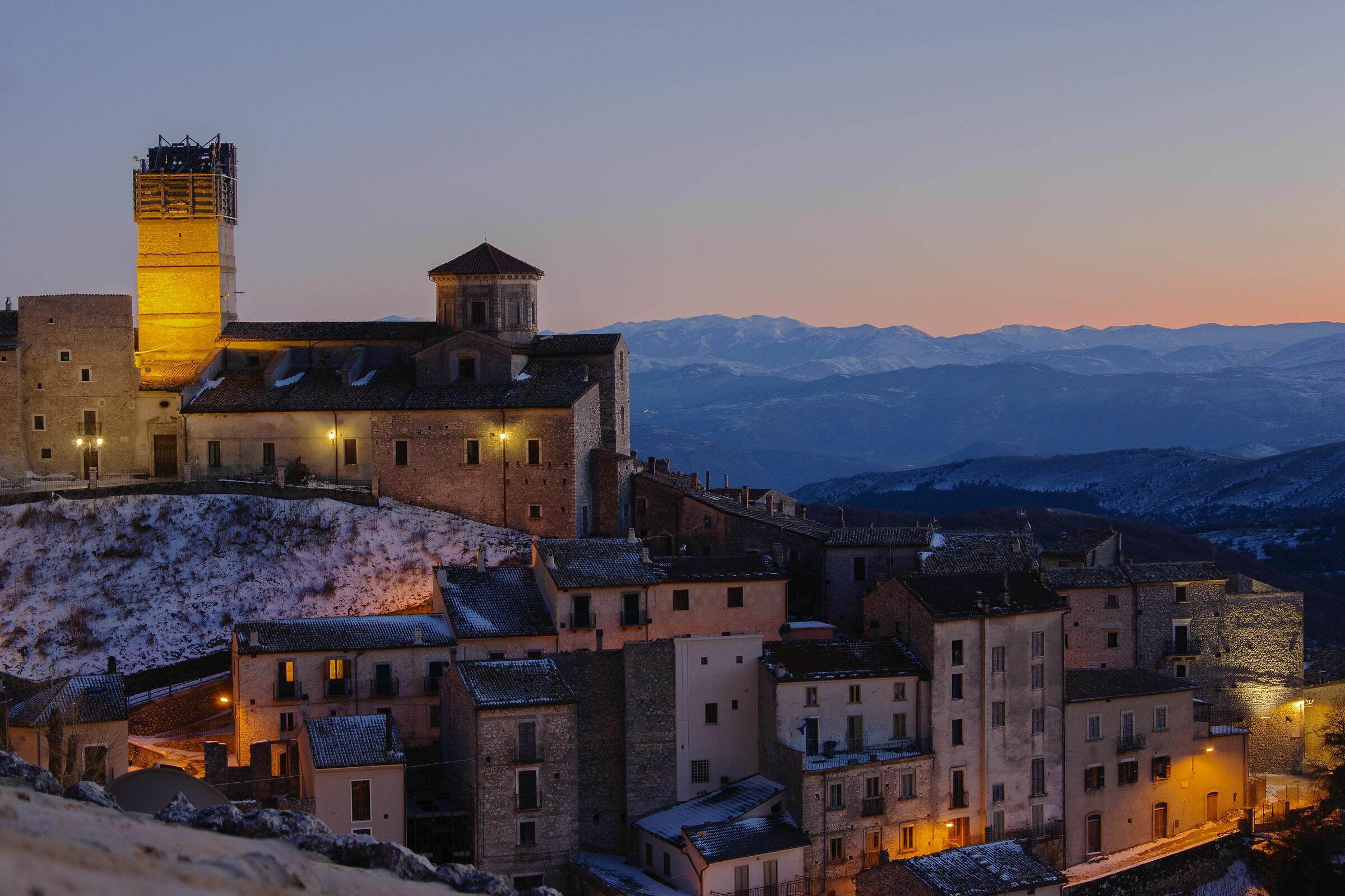 Castel Del Monte (aq), ora blu.