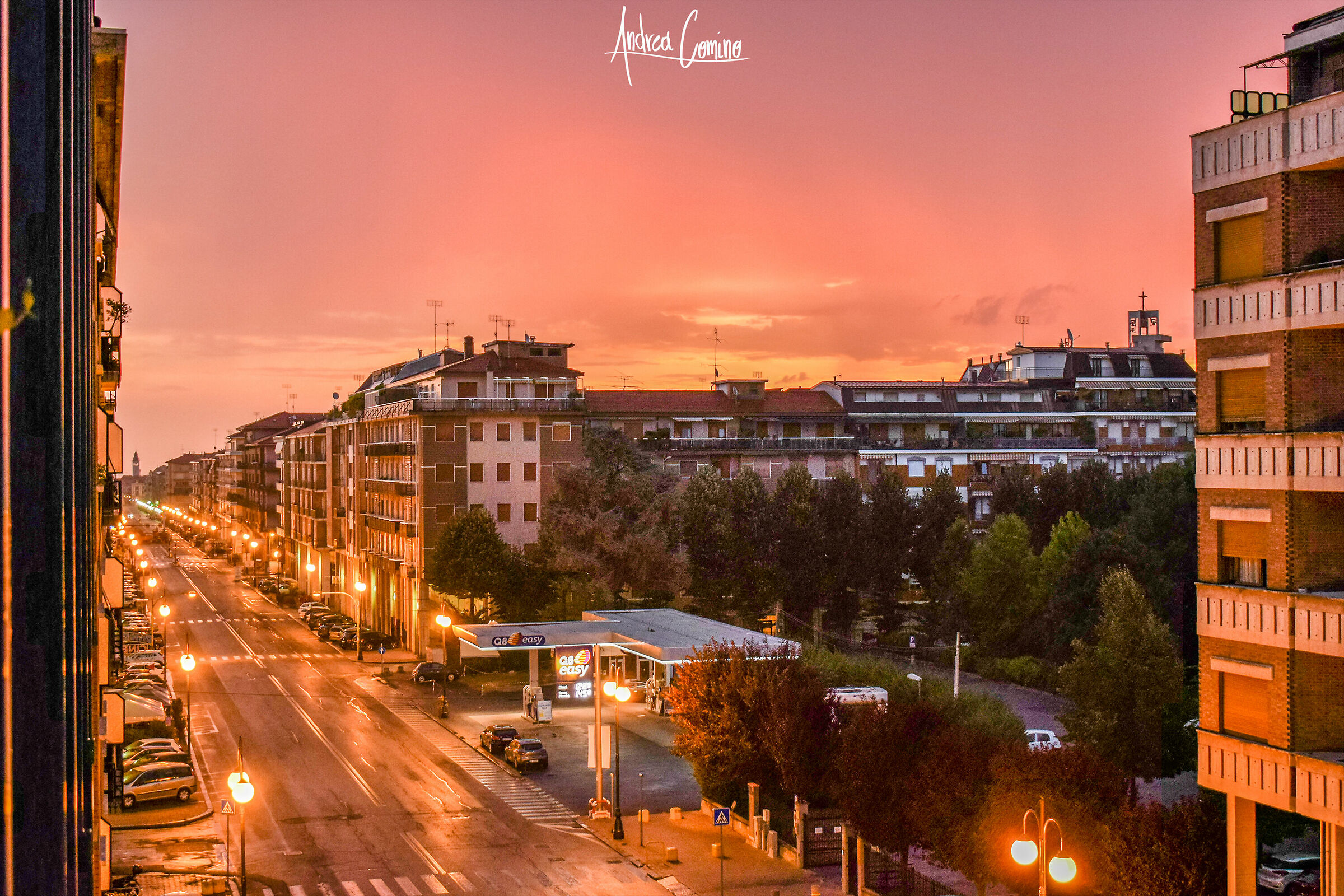 Alba di fuoco su Cuneo