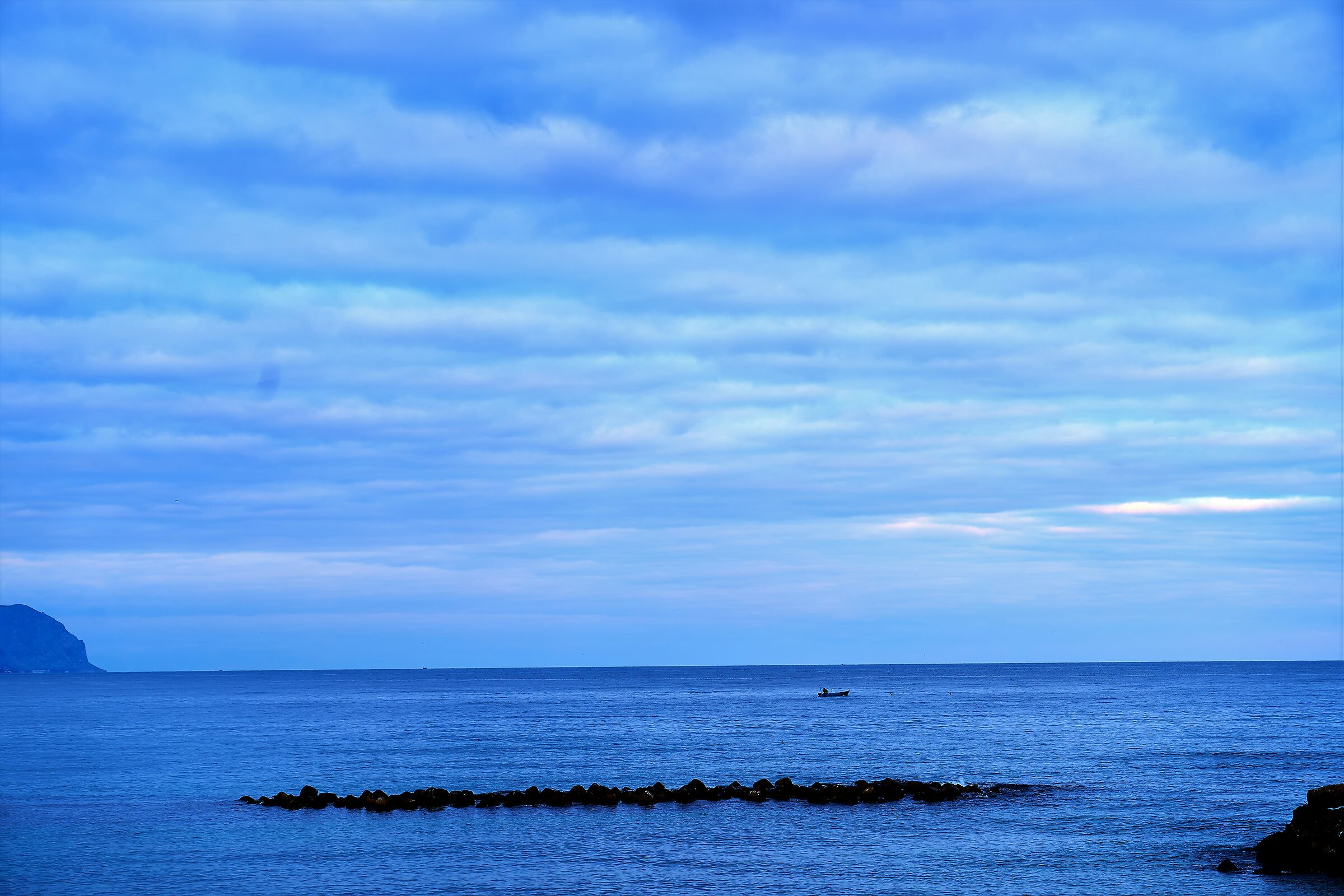 Aspra: il pescatore solitario