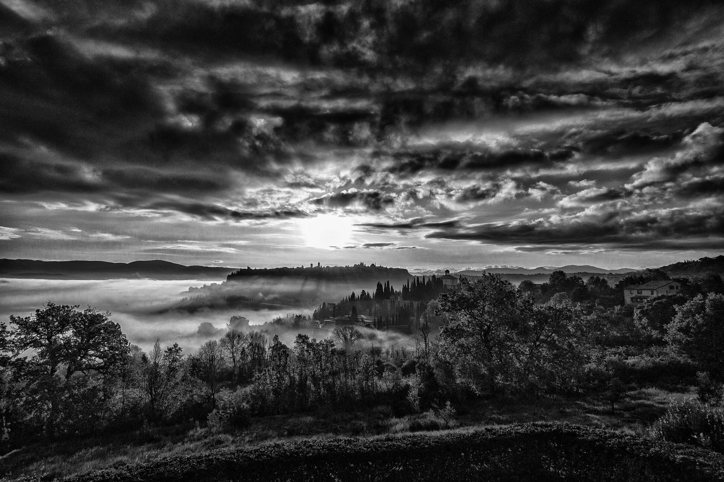 Orvieto, nebbia mattutina