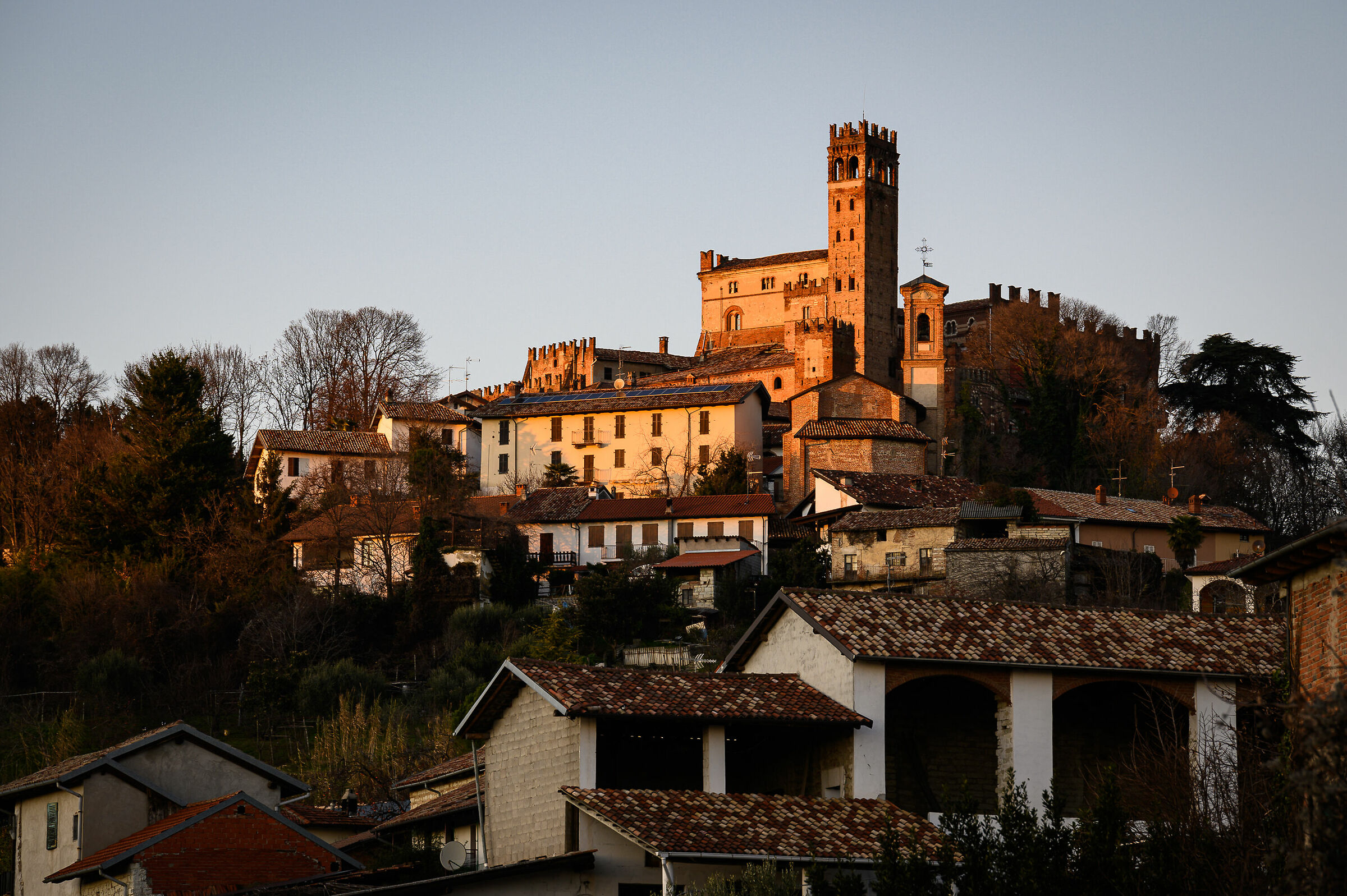 Il Castello di Camino (al), al tramonto.