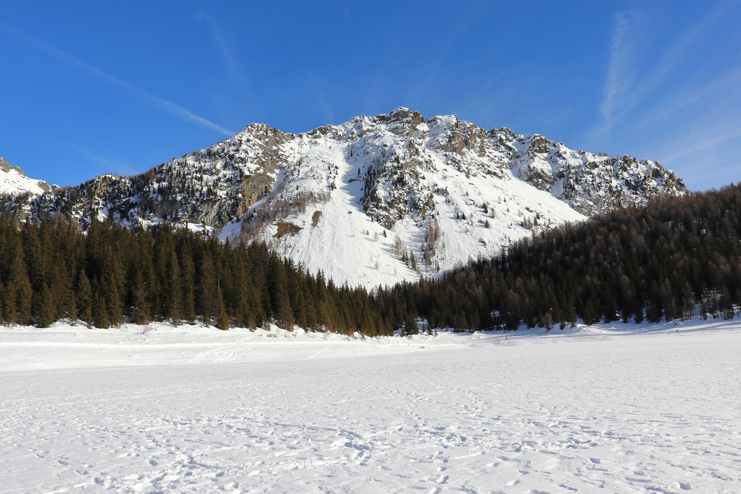 Lago Palù e vista monte Roggione