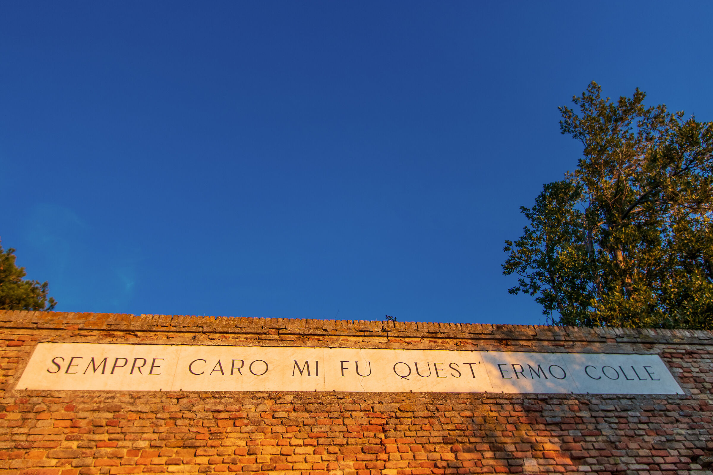 il colle de l'Infinito