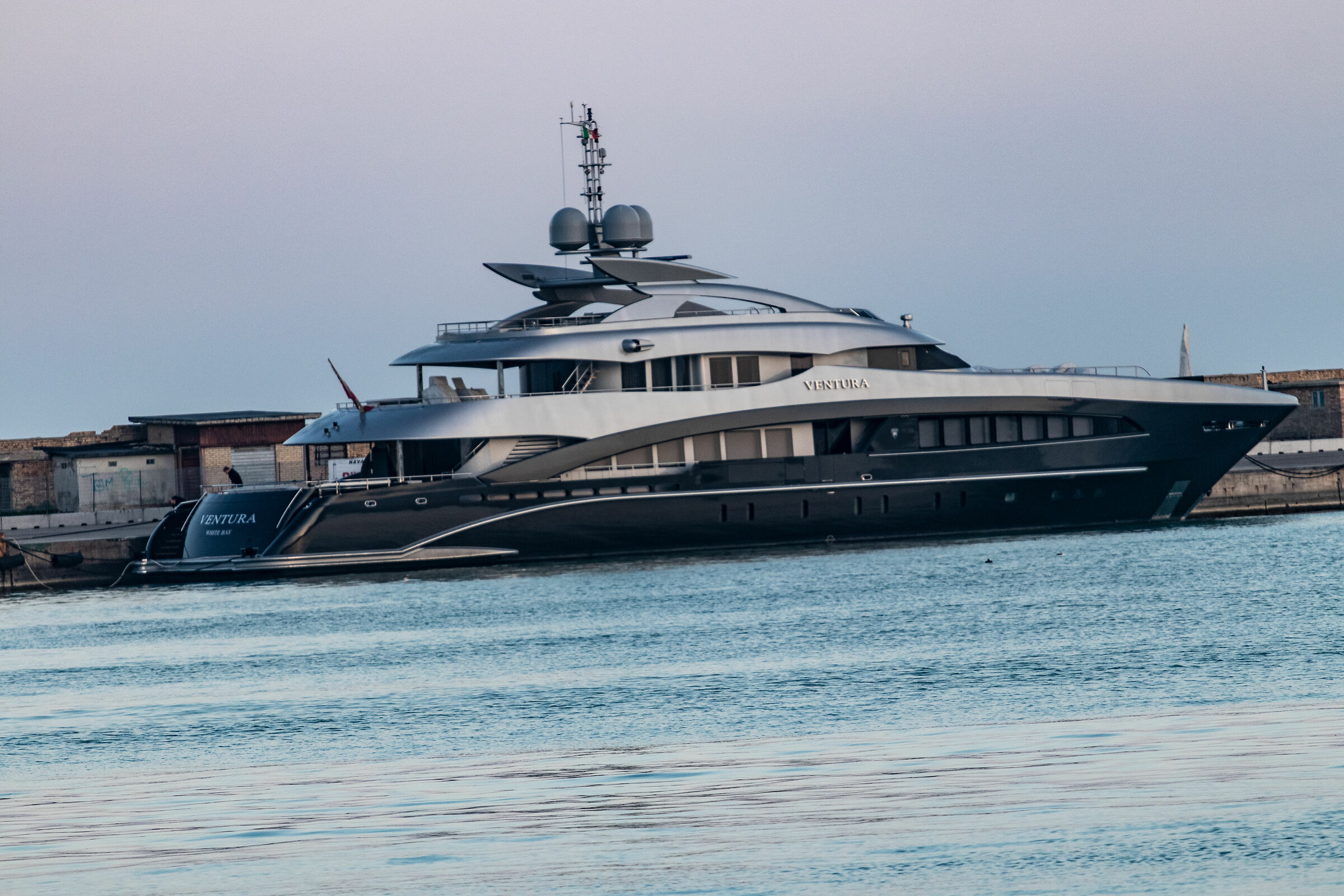 c'è chi può e......