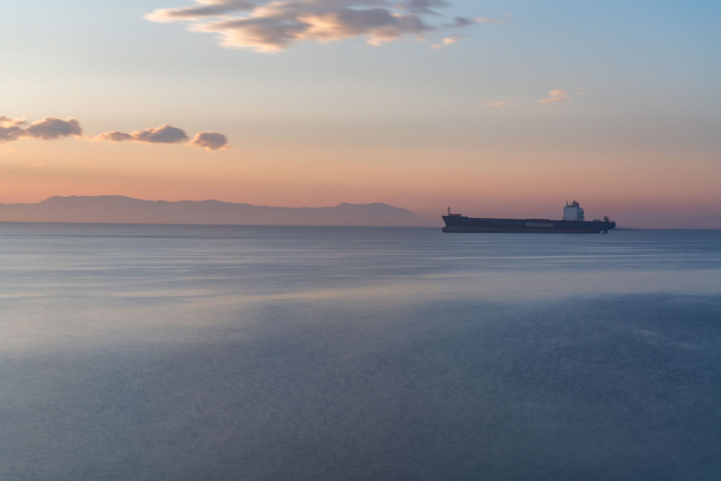 Alba sul Golfo di Napoli