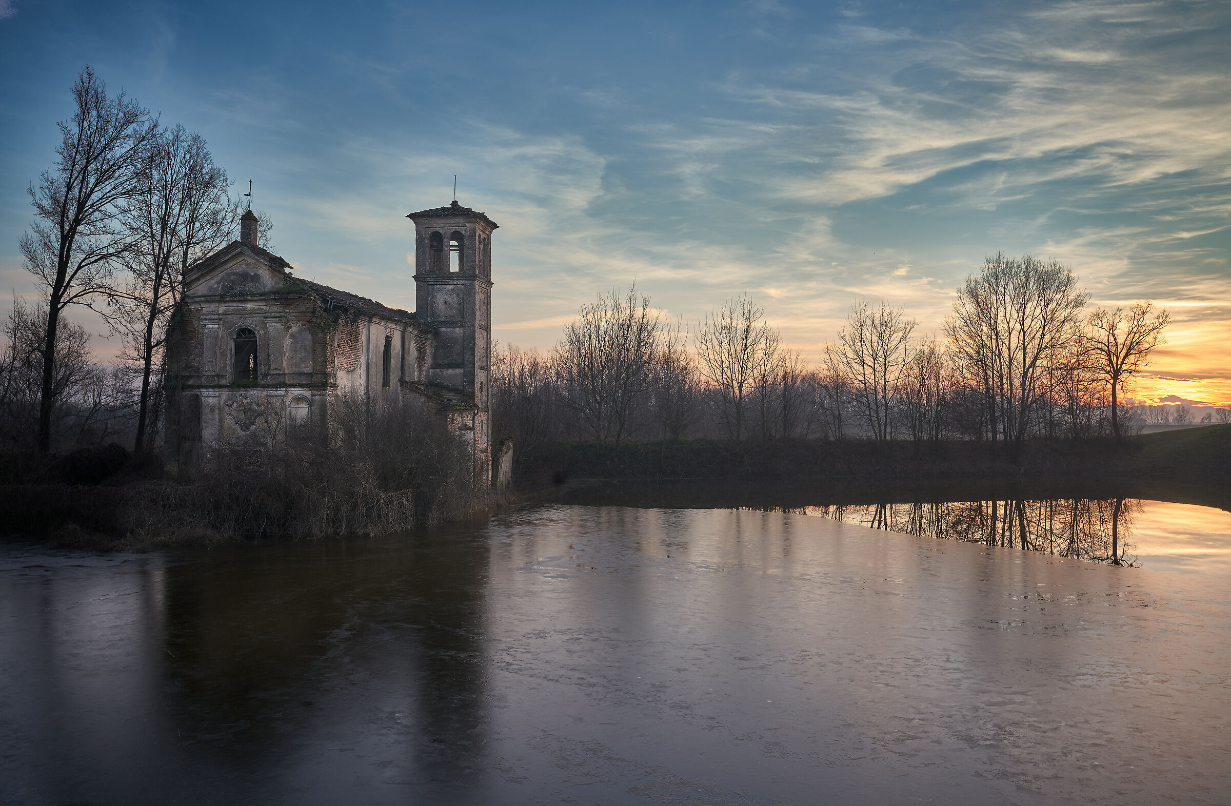 Chiesa Rigosa al tramonto (e allagata)