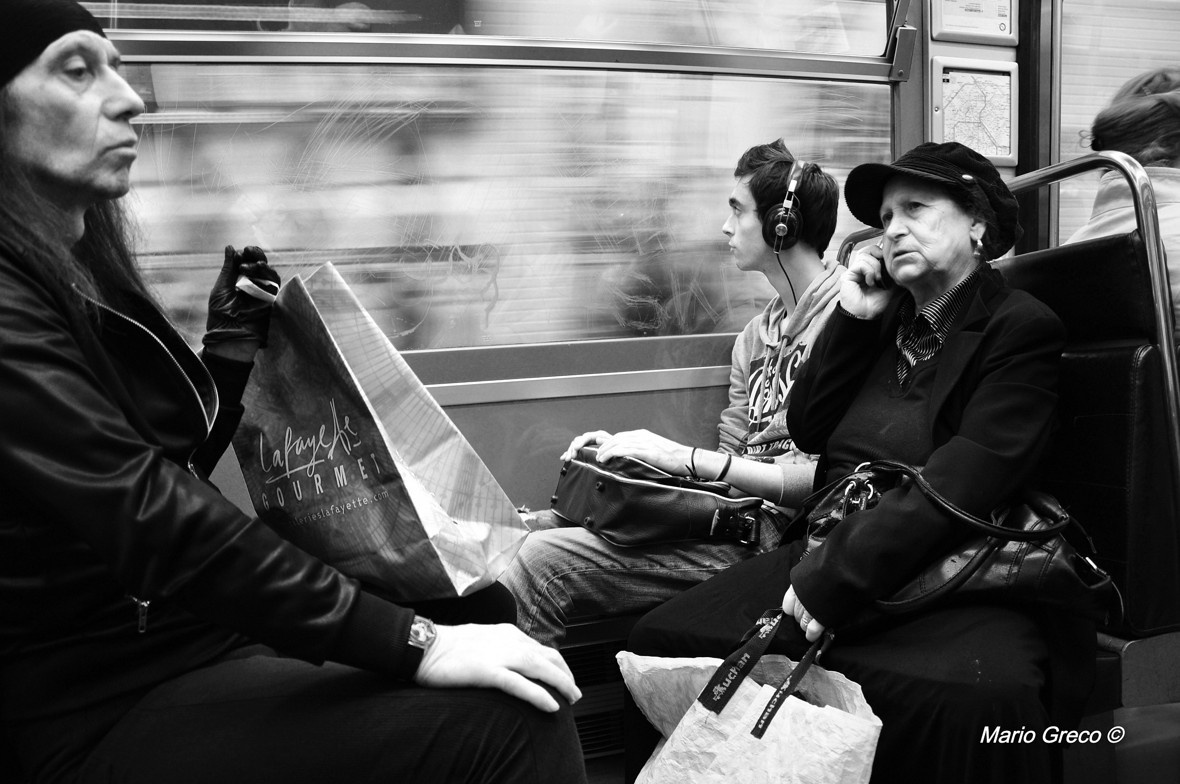 Dans la Metro - Nikon d5000 18-105