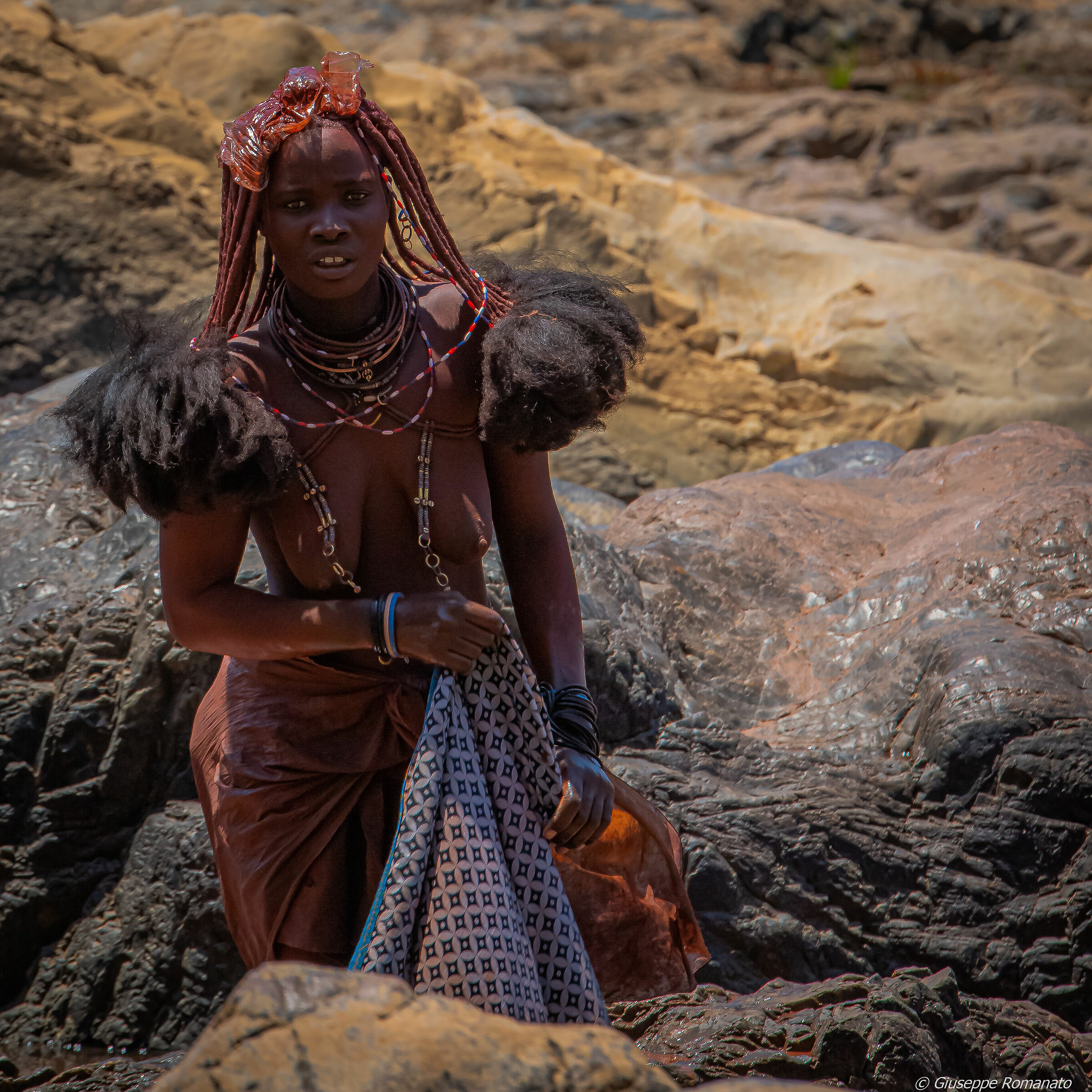 Lavando i panni presso le Epupa Falls