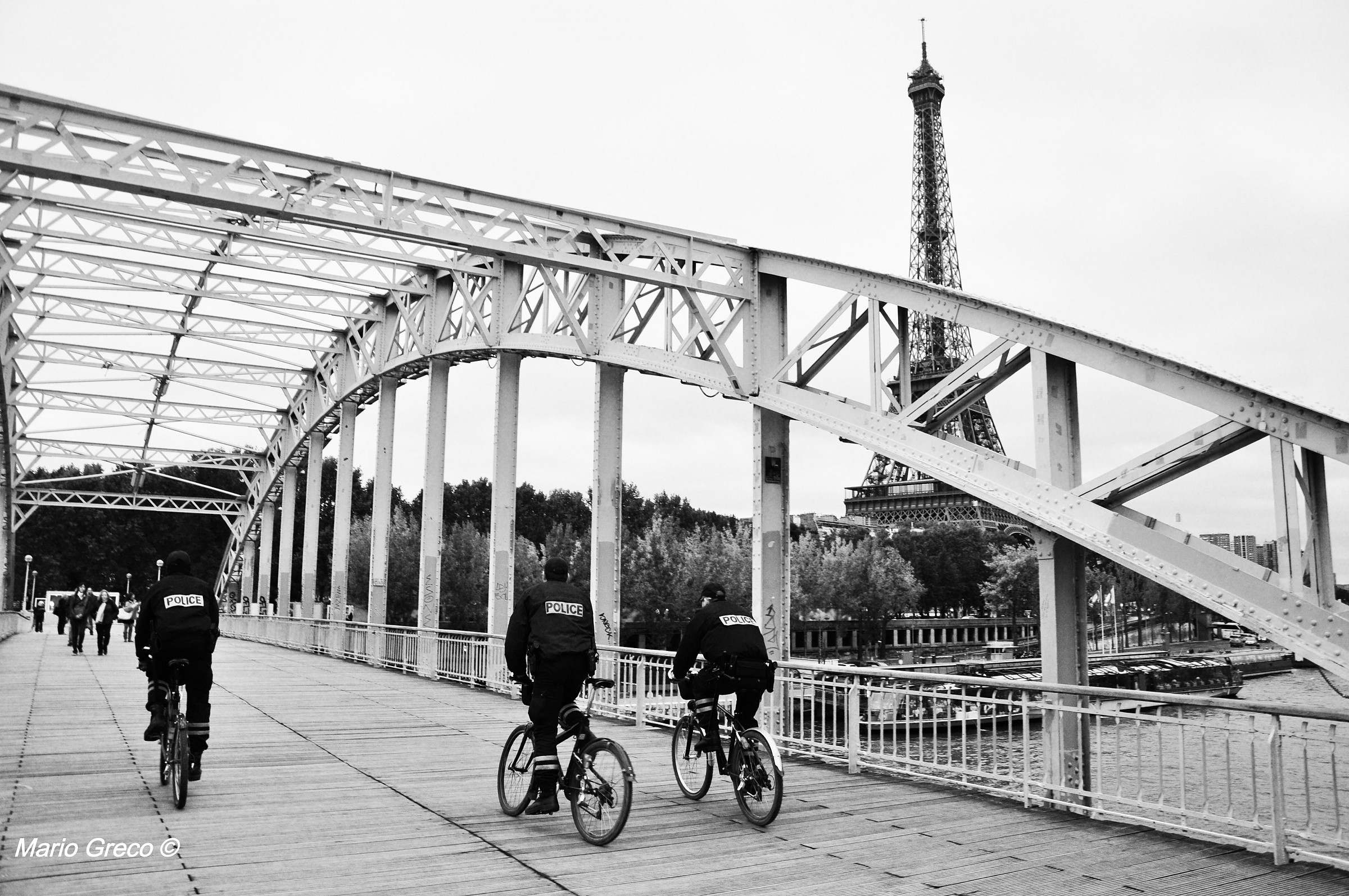 Police sur la Seine - Nikon d5000 18-105