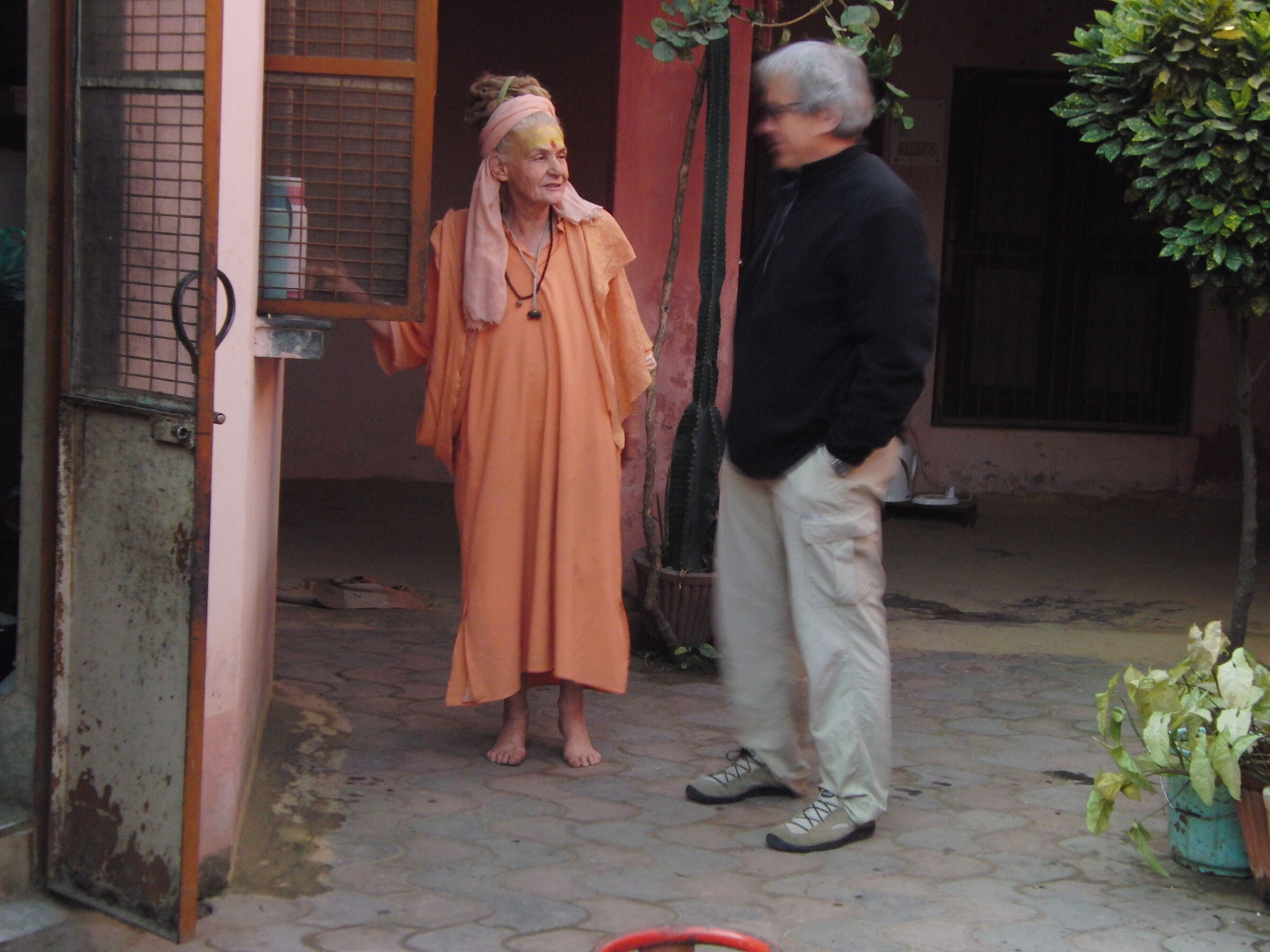 0466 - Cordiali scambi......