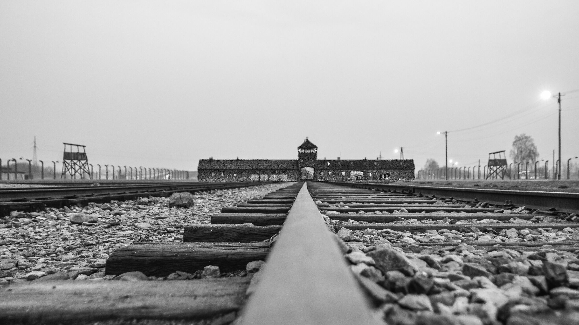 Birkenau- i binari della morte