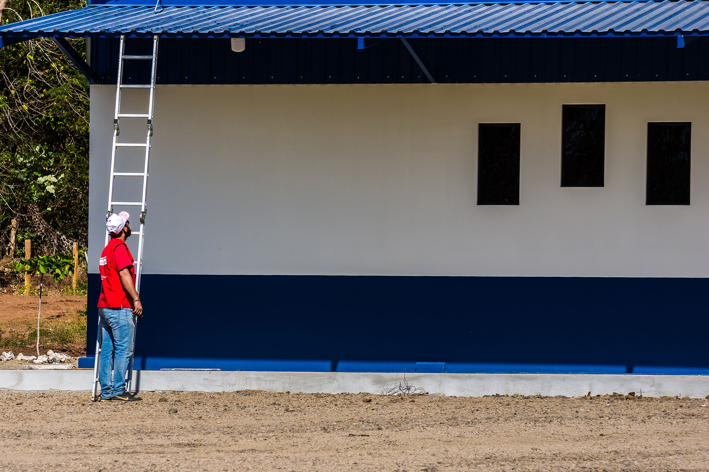 There are no windows in here.