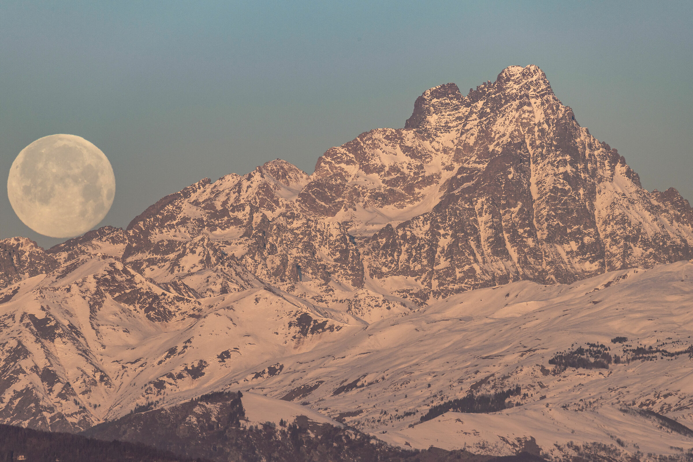 The Sunset of the Moon