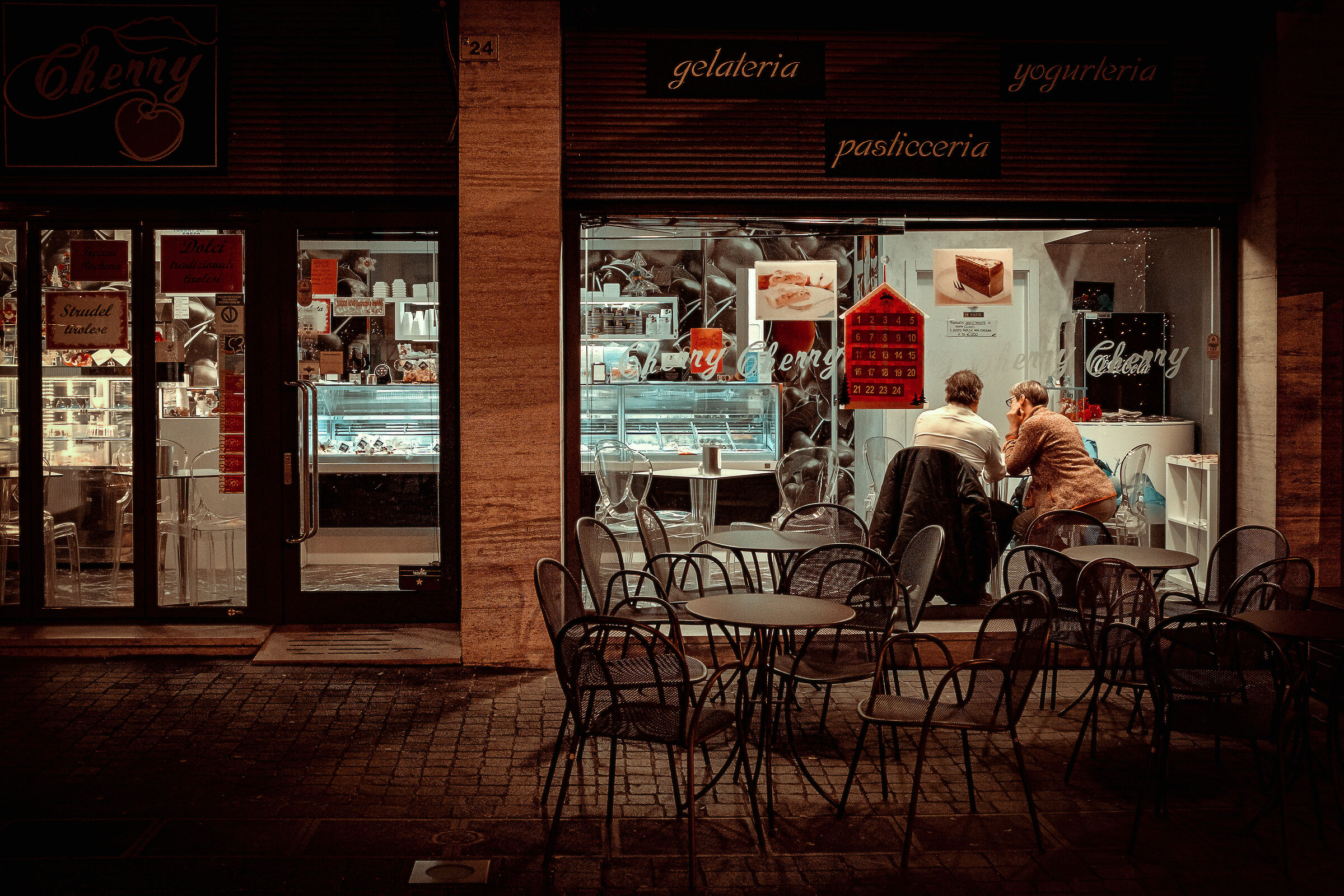 Frames of everyday life