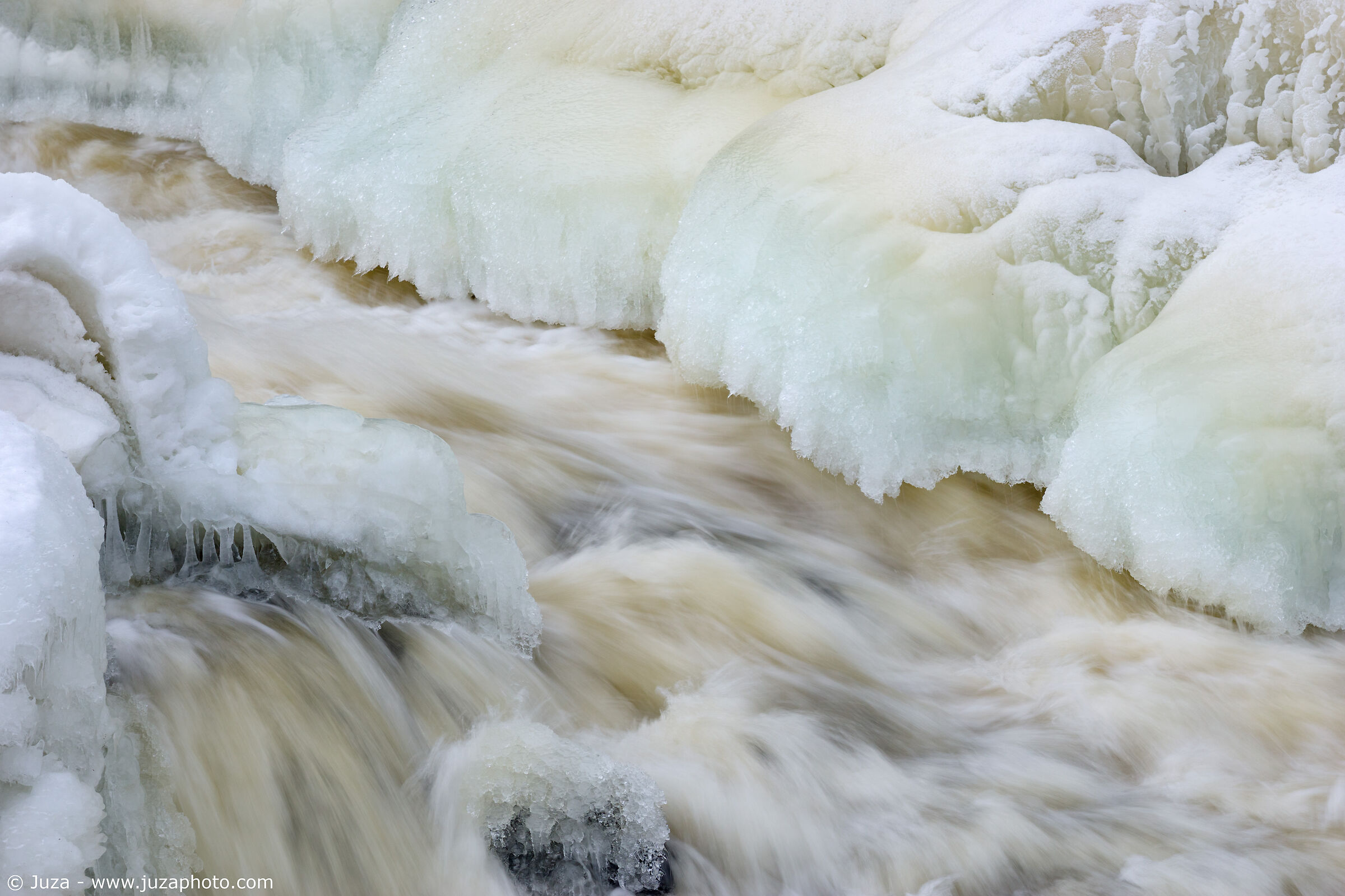 Oulangan, water and ice