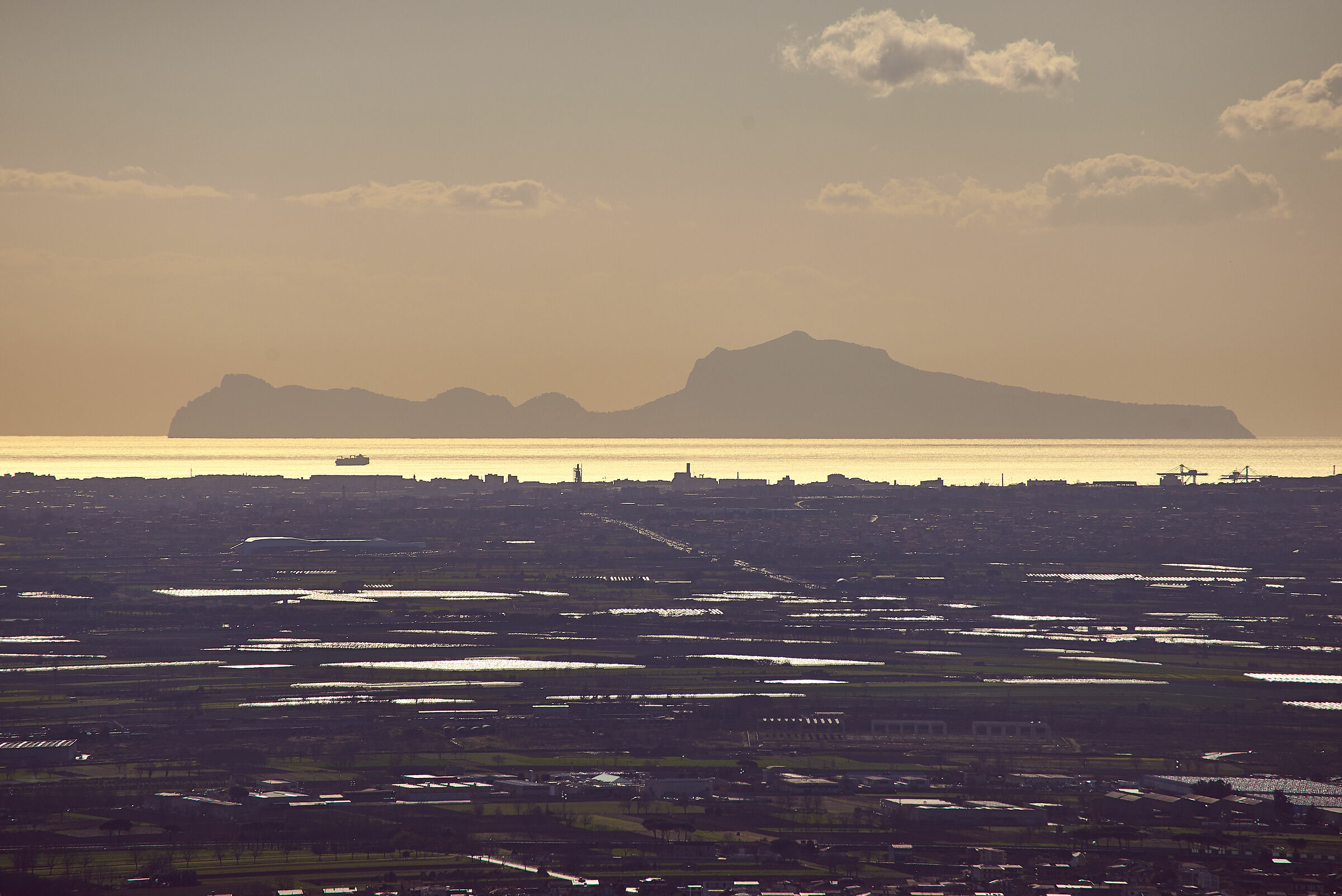 Guardando verso il mare da Casertavecchia