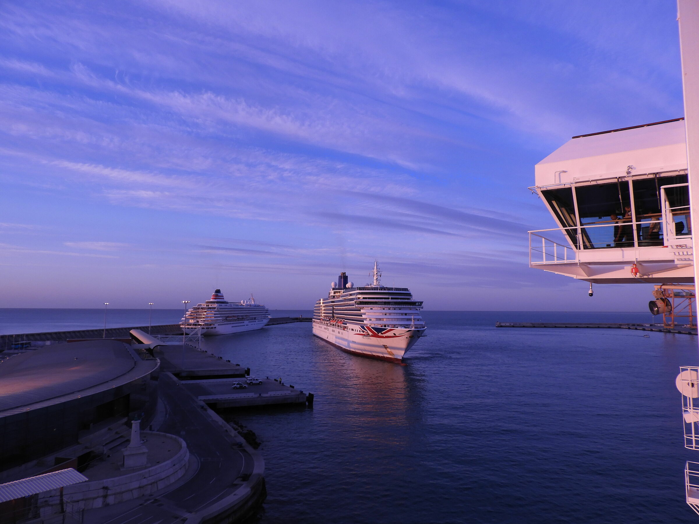 Navi al porto di Malaga