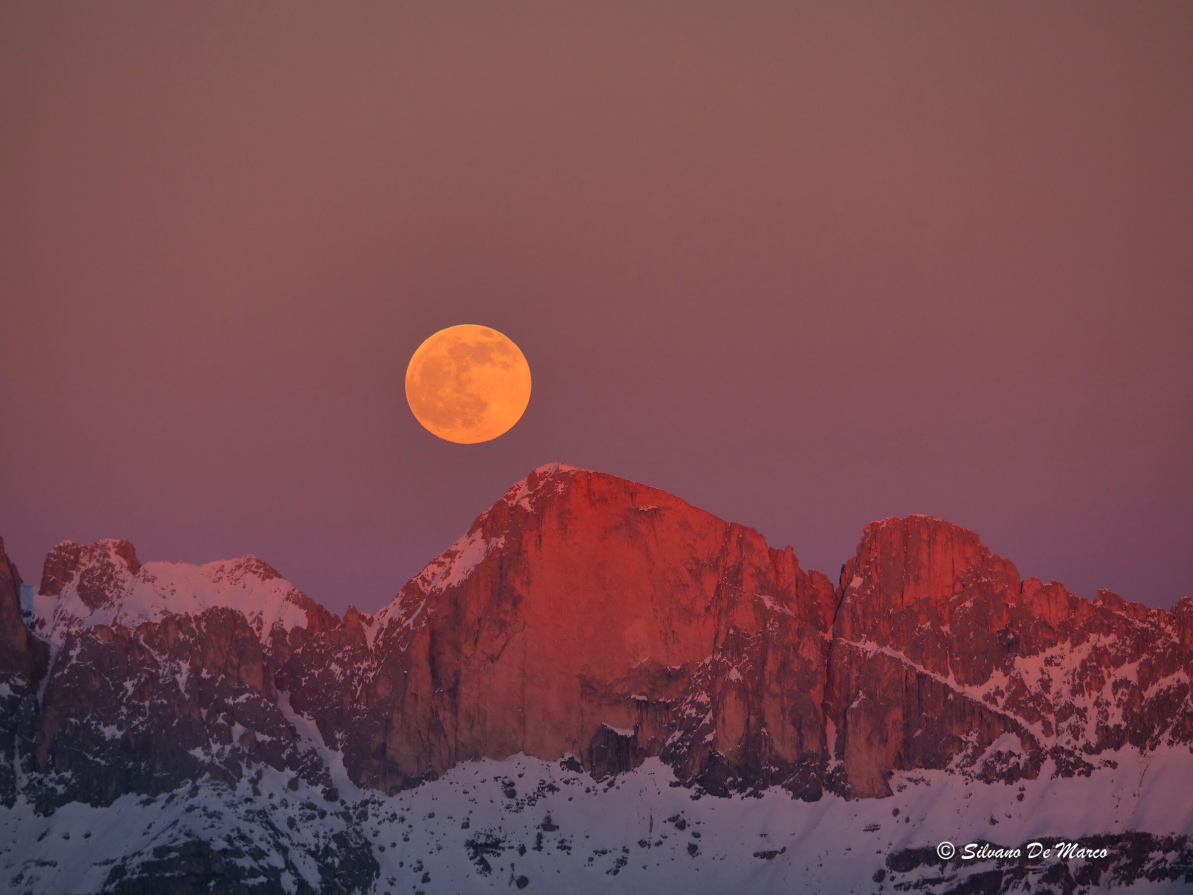 spunta la luna dal Catinaccio