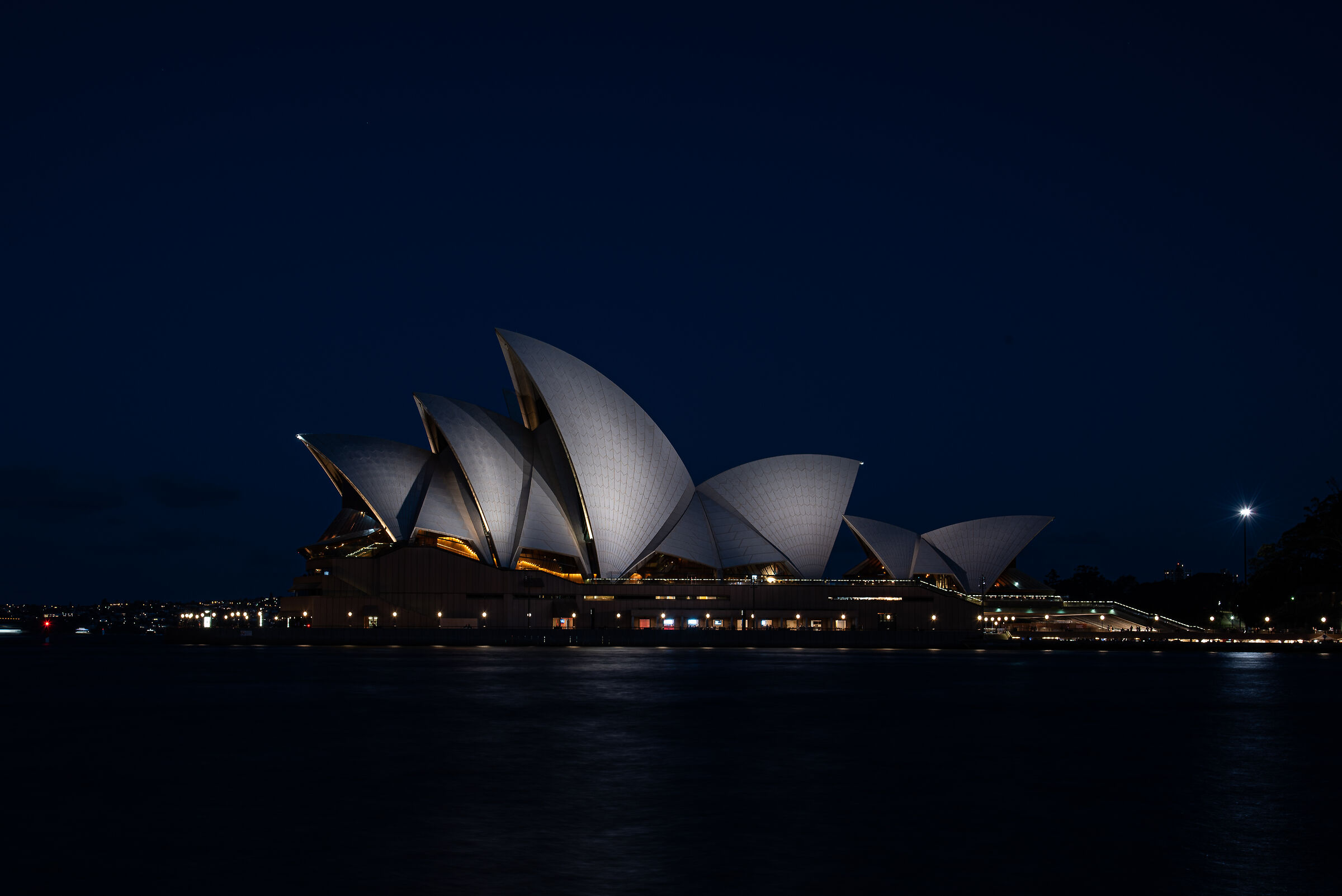 Sydney Hopera House by night