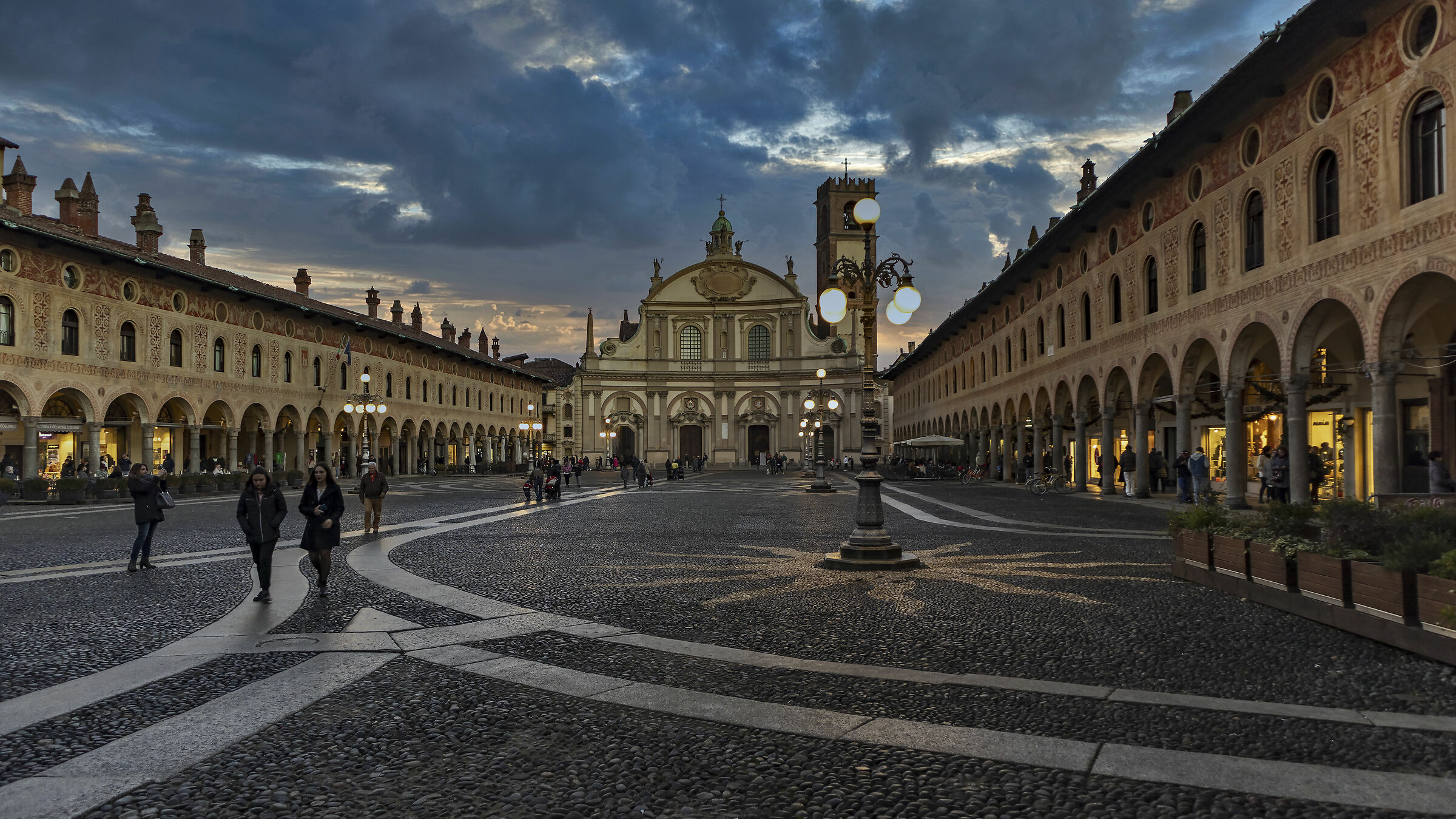 Thunderstorm serotino